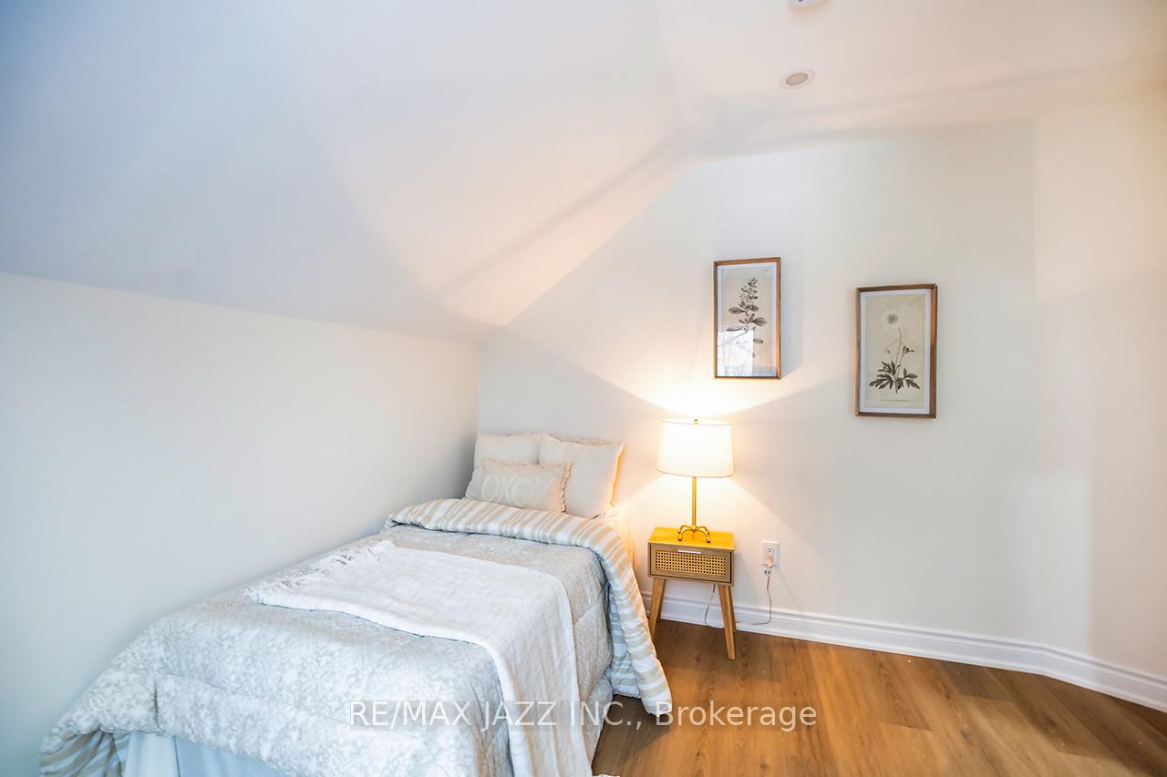 Photo 21 of 297 Westcott Street, Peterborough, Town Ward 3 — HOMEH