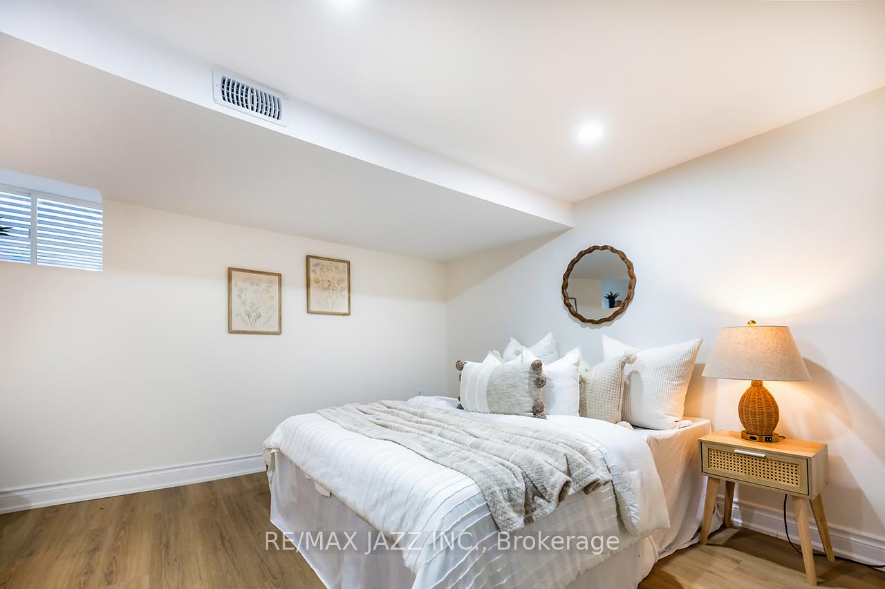 Photo 26 of 297 Westcott Street, Peterborough, Town Ward 3 — HOMEH