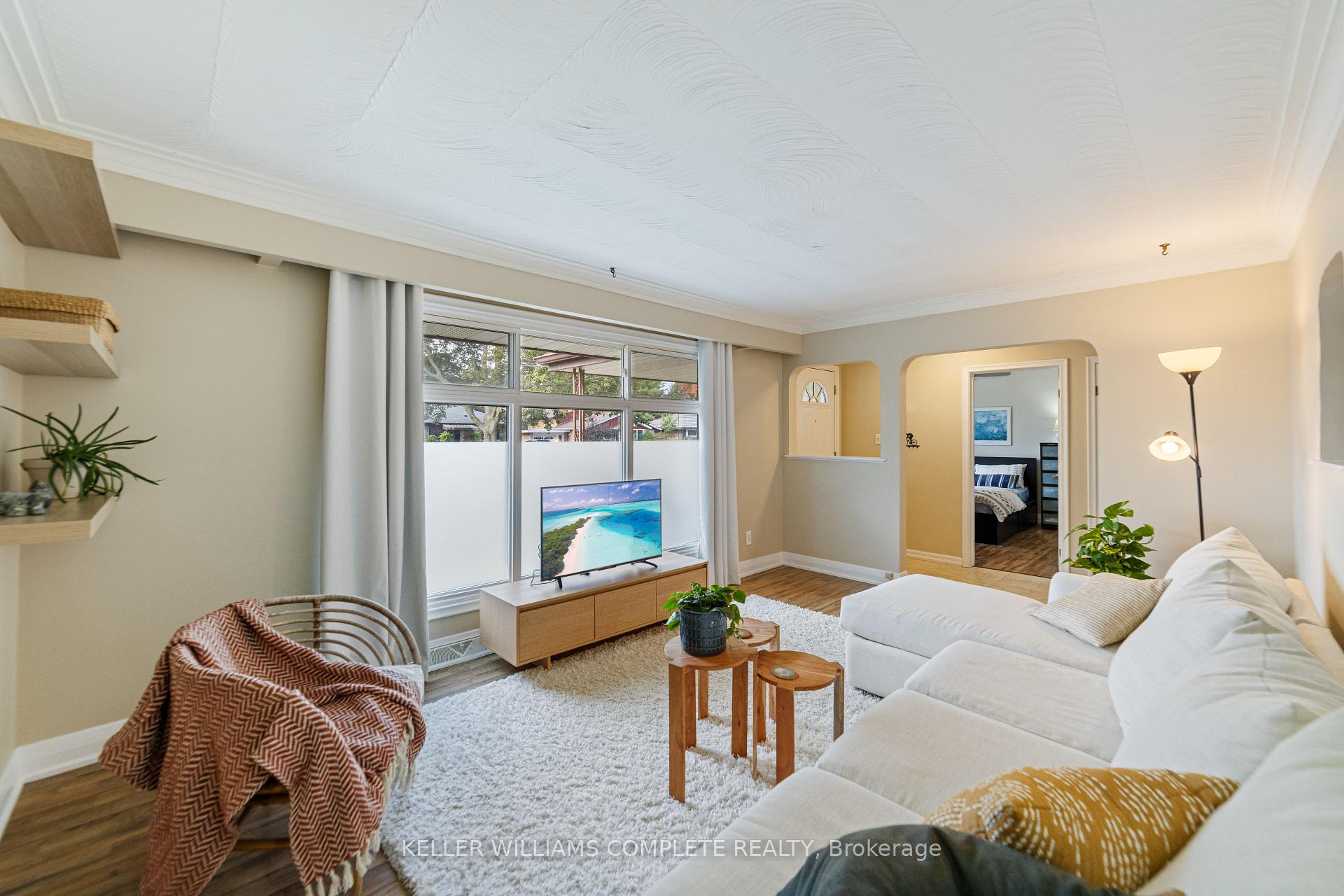Photo 5 of 11 Calgary Avenue, Guelph, St. George's — HOMEH