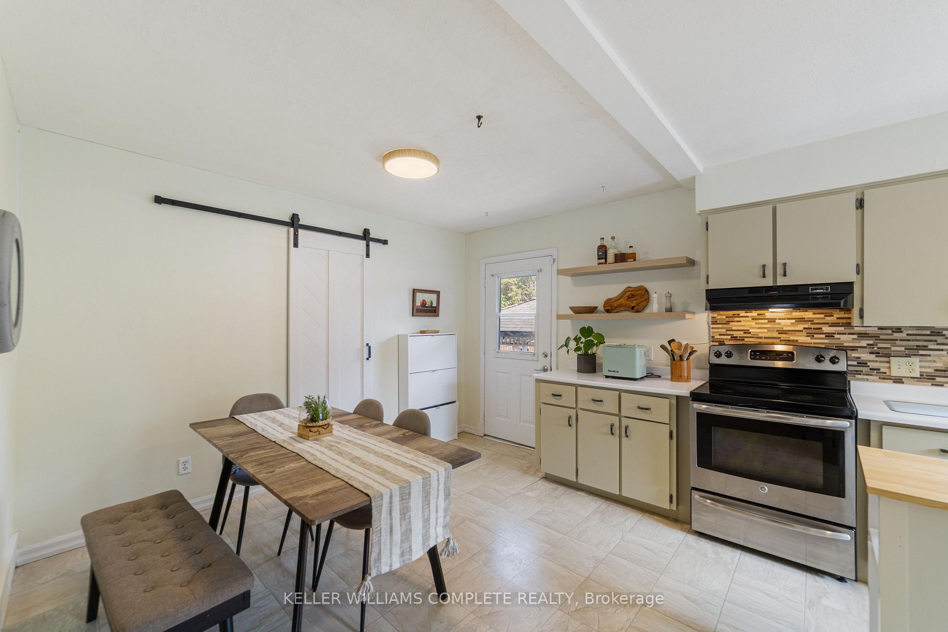 Photo 11 of 11 Calgary Avenue, Guelph, St. George's — HOMEH