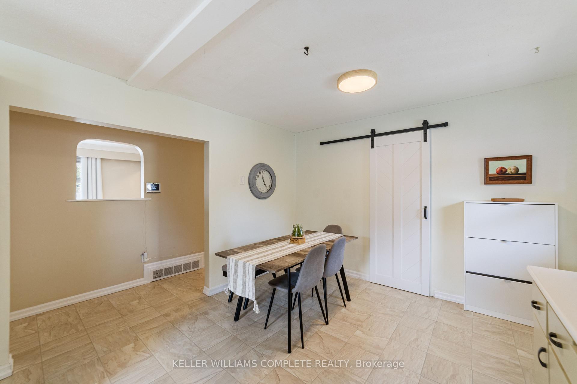 Photo 12 of 11 Calgary Avenue, Guelph, St. George's — HOMEH