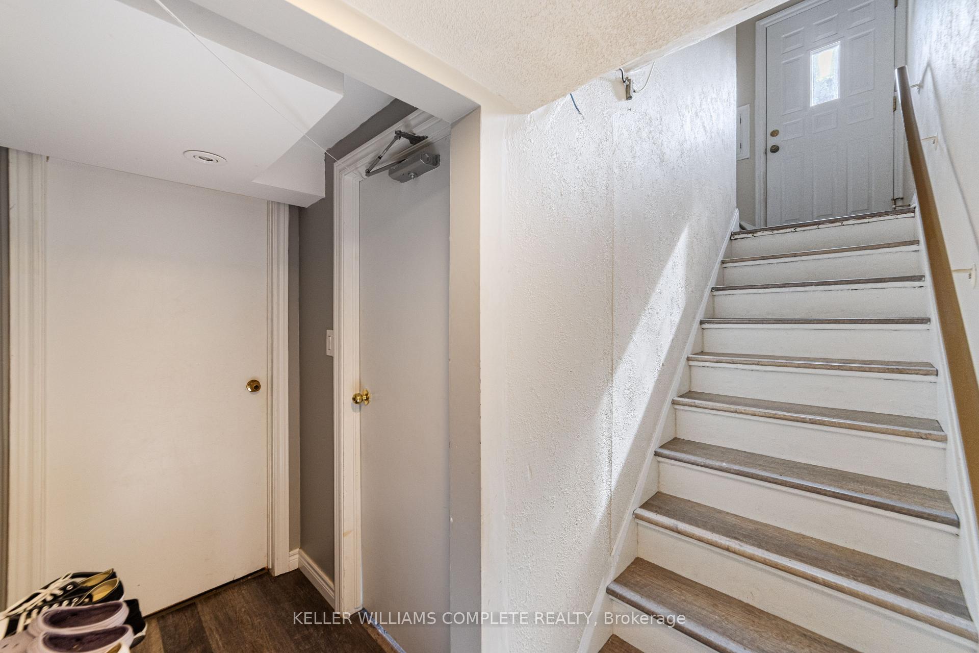 Photo 17 of 11 Calgary Avenue, Guelph, St. George's — HOMEH