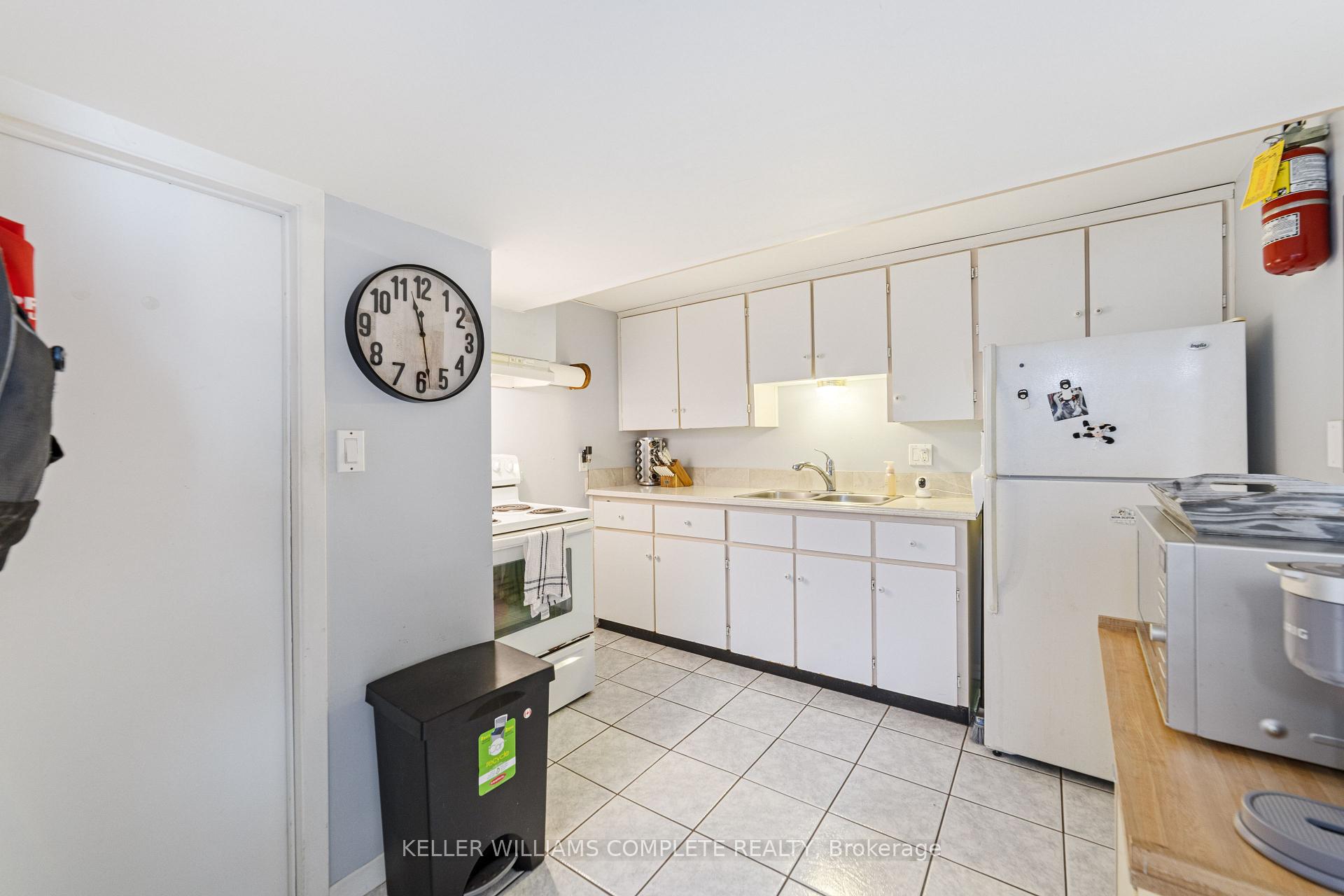 Photo 19 of 11 Calgary Avenue, Guelph, St. George's — HOMEH