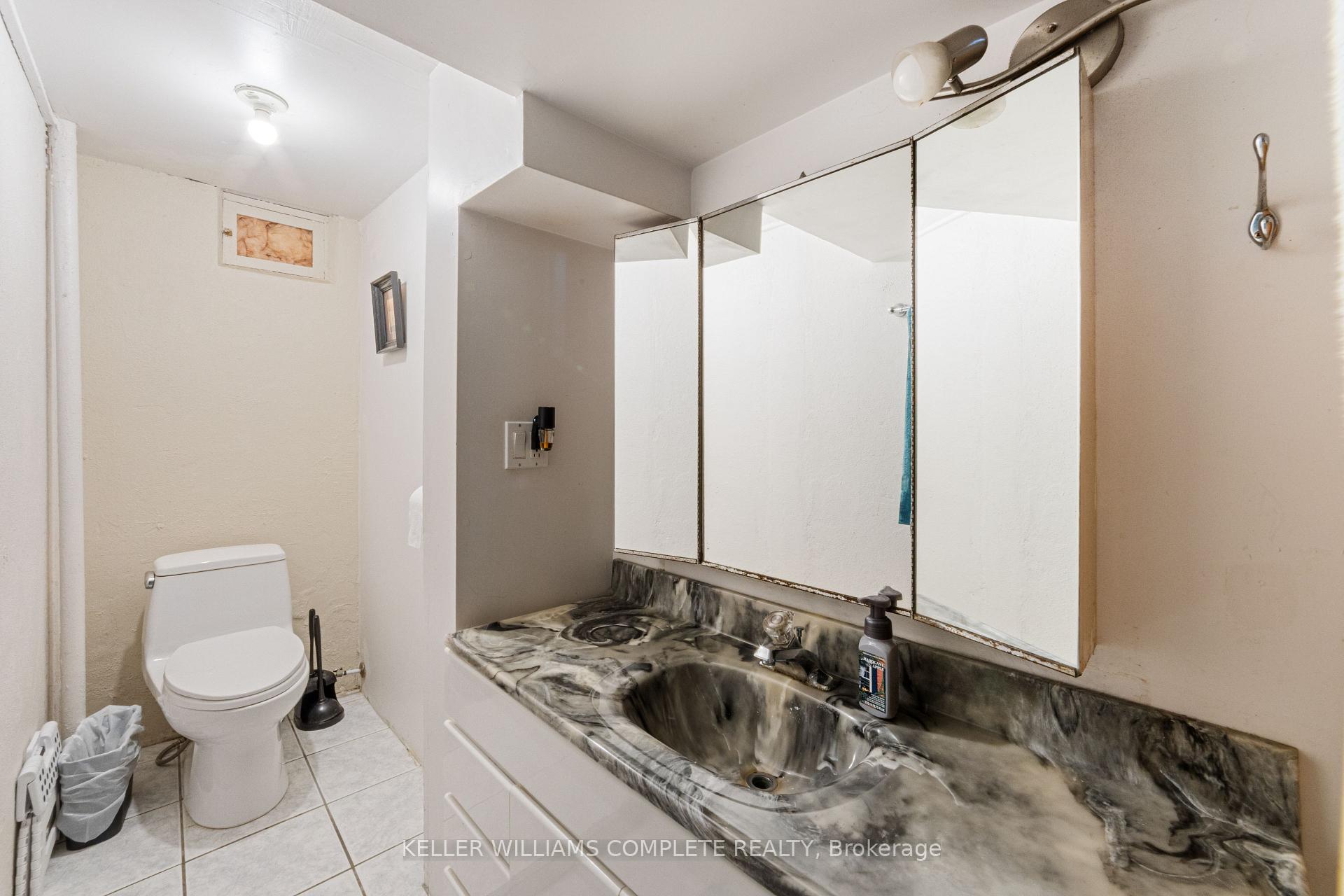 Photo 21 of 11 Calgary Avenue, Guelph, St. George's — HOMEH