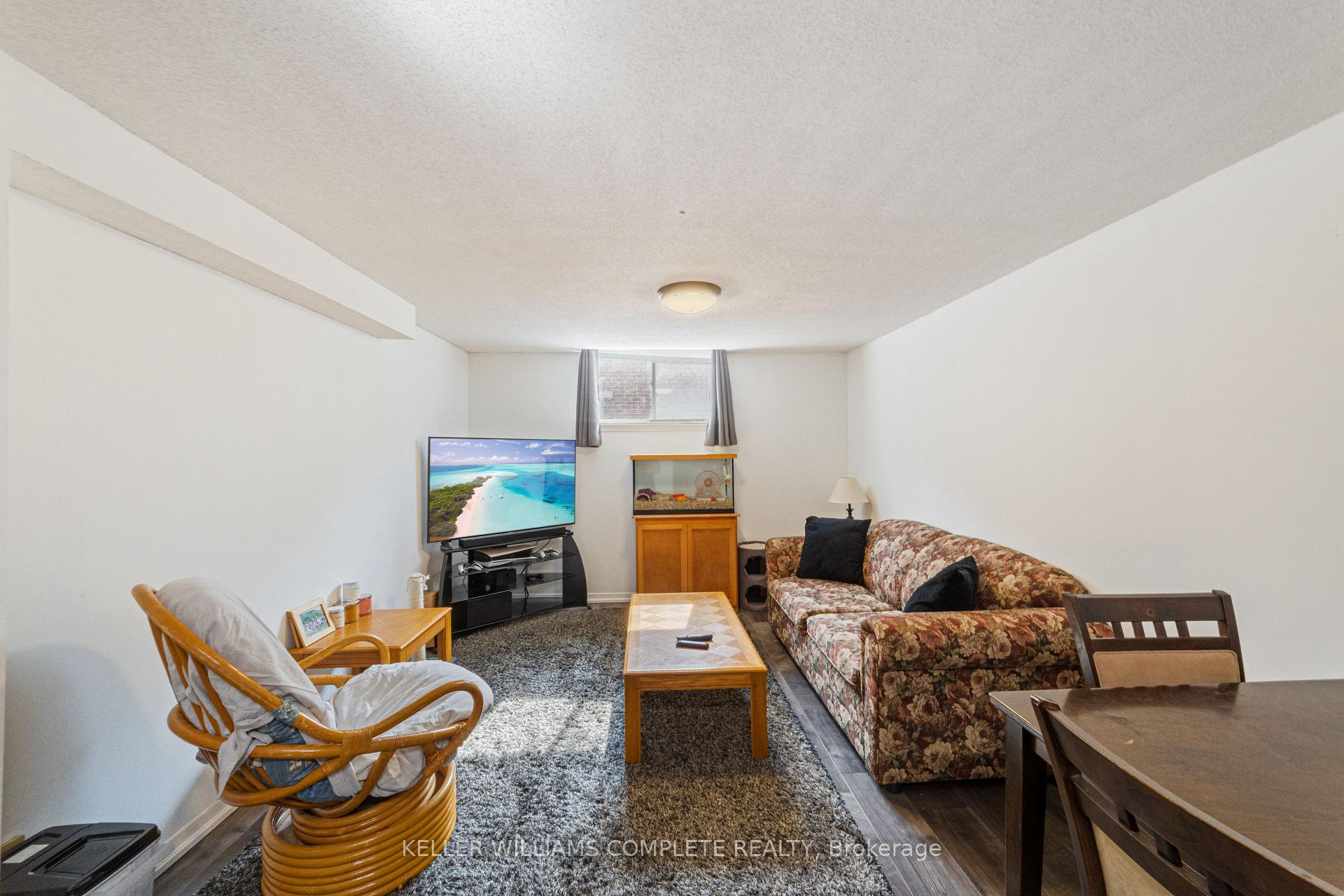 Photo 23 of 11 Calgary Avenue, Guelph, St. George's — HOMEH