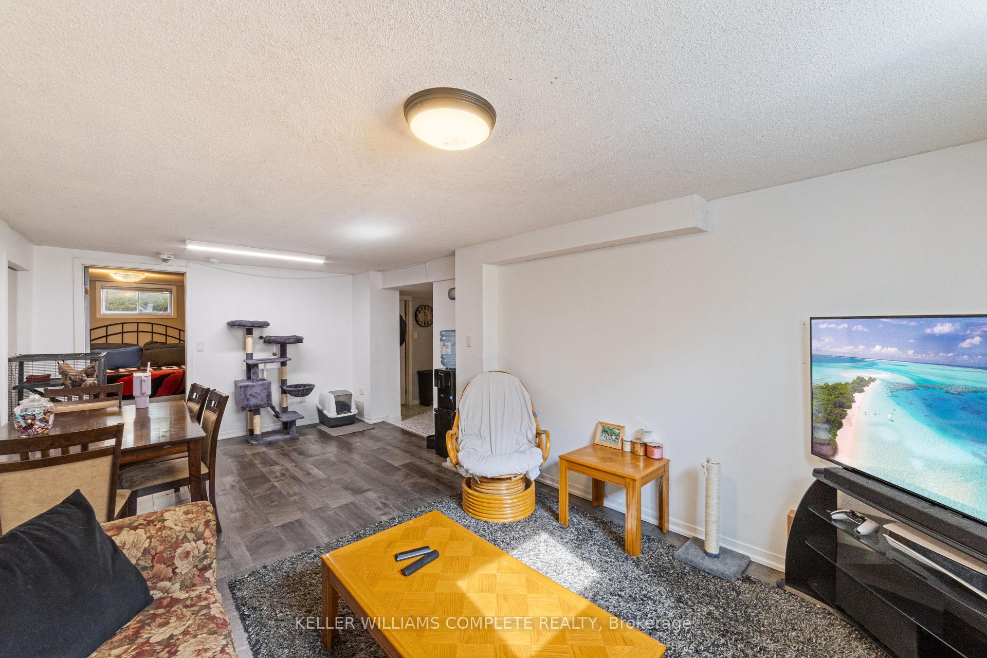 Photo 25 of 11 Calgary Avenue, Guelph, St. George's — HOMEH