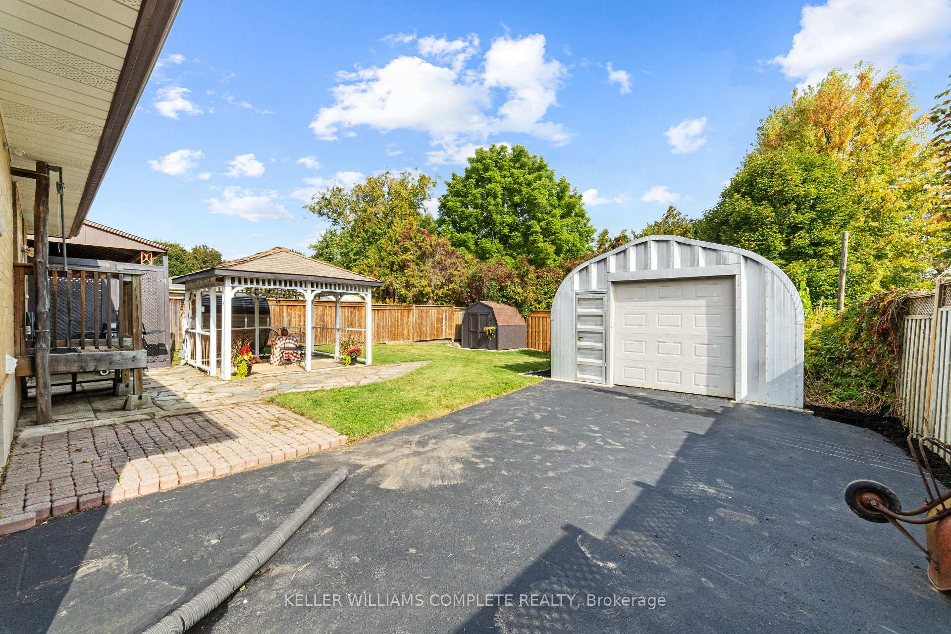 Photo 27 of 11 Calgary Avenue, Guelph, St. George's — HOMEH