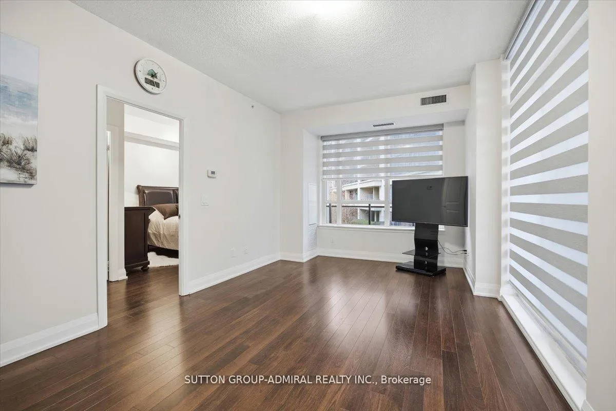 Photo 5 of Unit 204, 95 North Park Road, Vaughan, Beverley Glen — HOMEH
