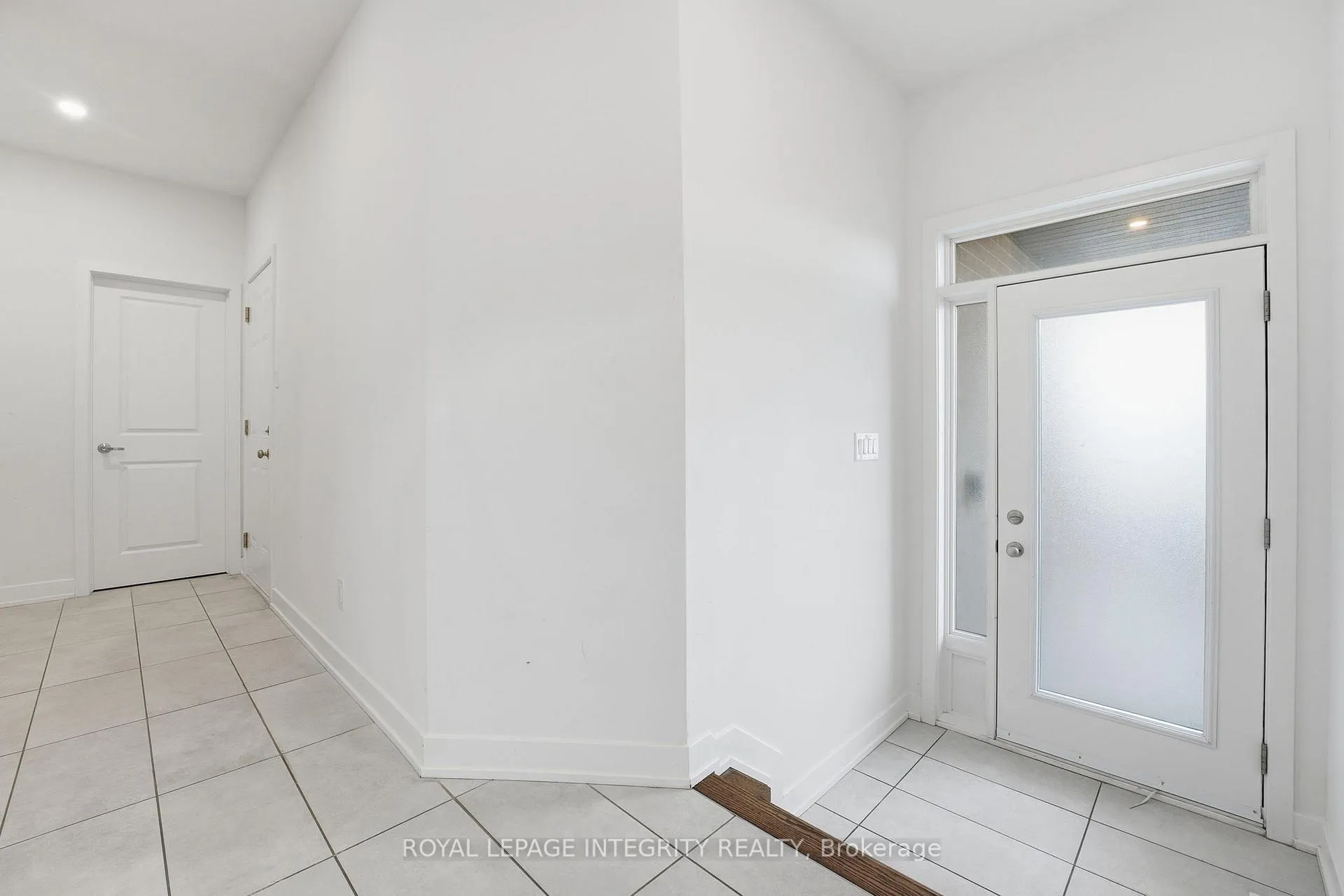 Photo 6 of 352 Monticello Avenue, Ottawa, Kanata - Emerald Meadows/Trailwest — HOMEH