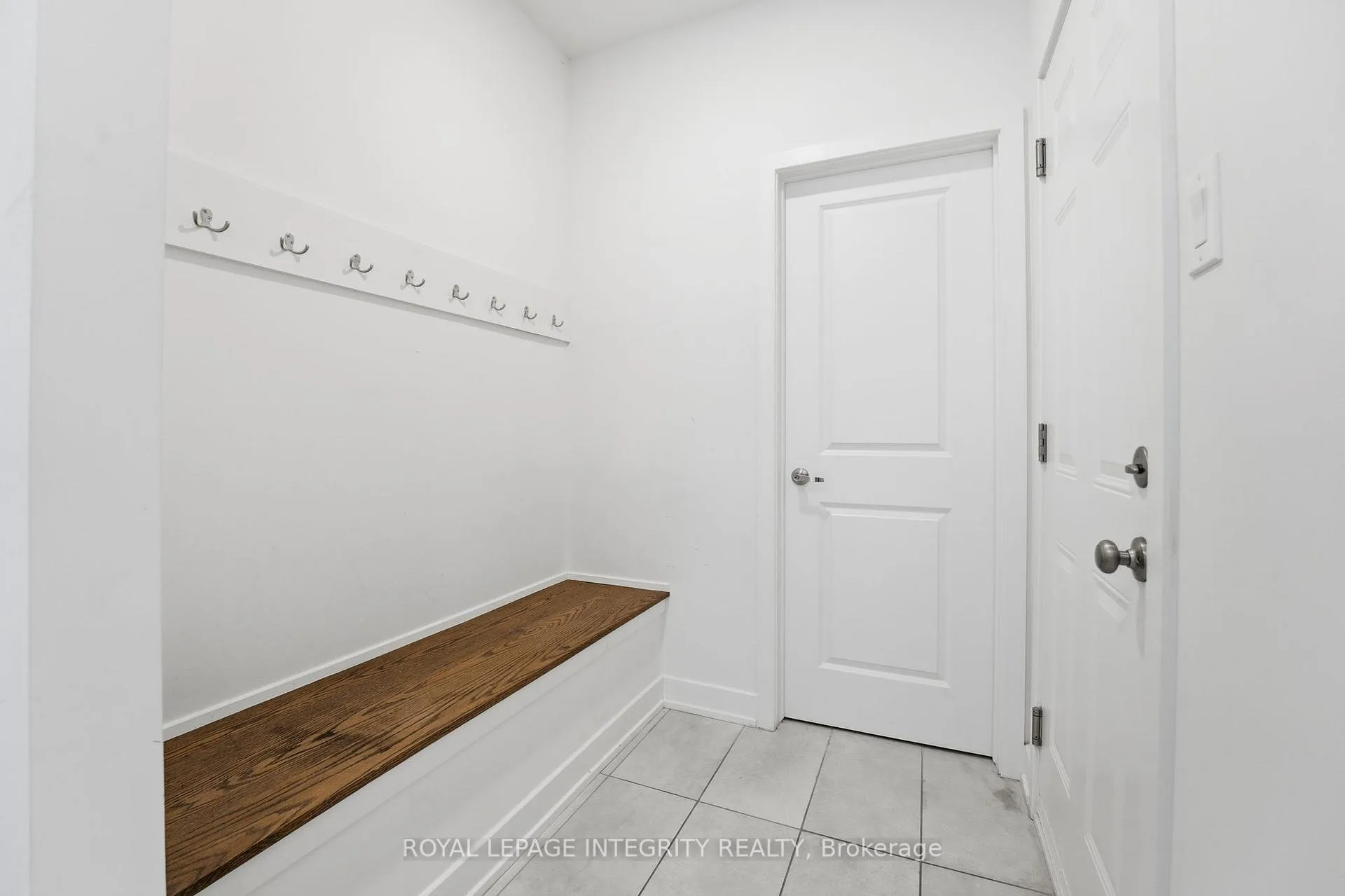 Photo 7 of 352 Monticello Avenue, Ottawa, Kanata - Emerald Meadows/Trailwest — HOMEH