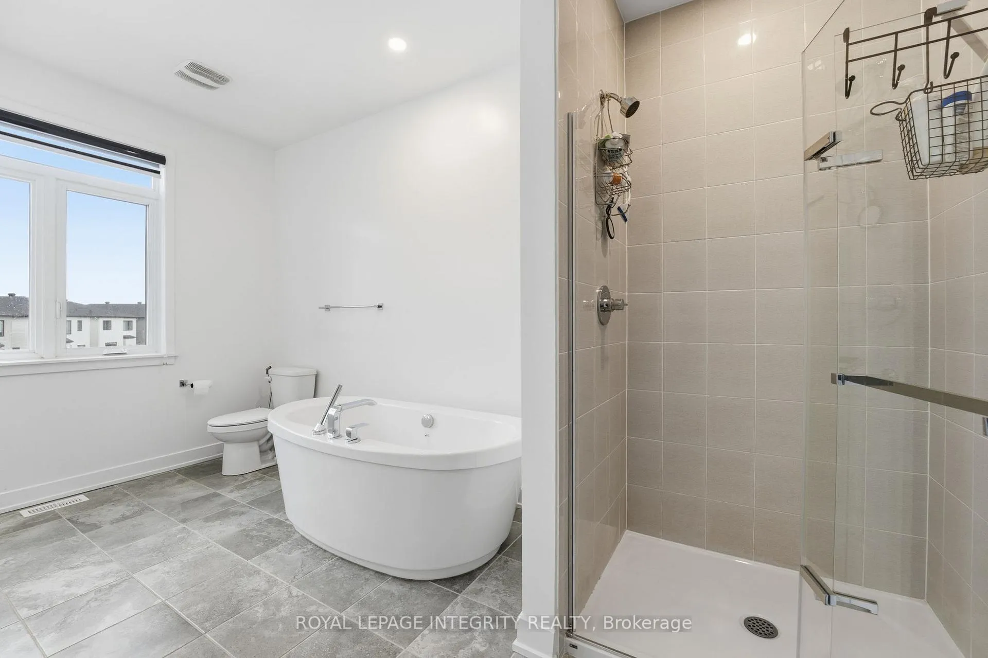 Photo 15 of 352 Monticello Avenue, Ottawa, Kanata - Emerald Meadows/Trailwest — HOMEH