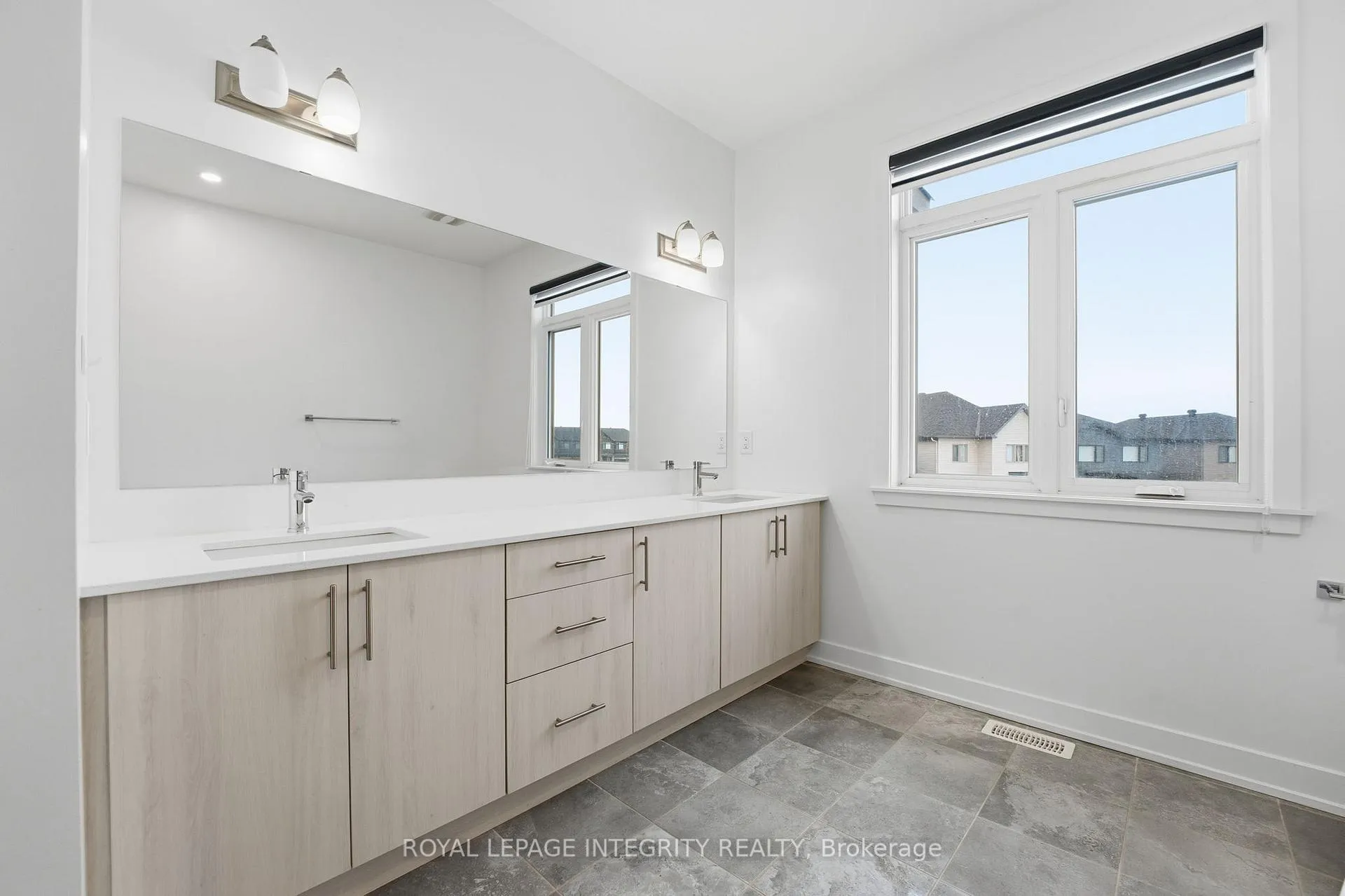 Photo 17 of 352 Monticello Avenue, Ottawa, Kanata - Emerald Meadows/Trailwest — HOMEH