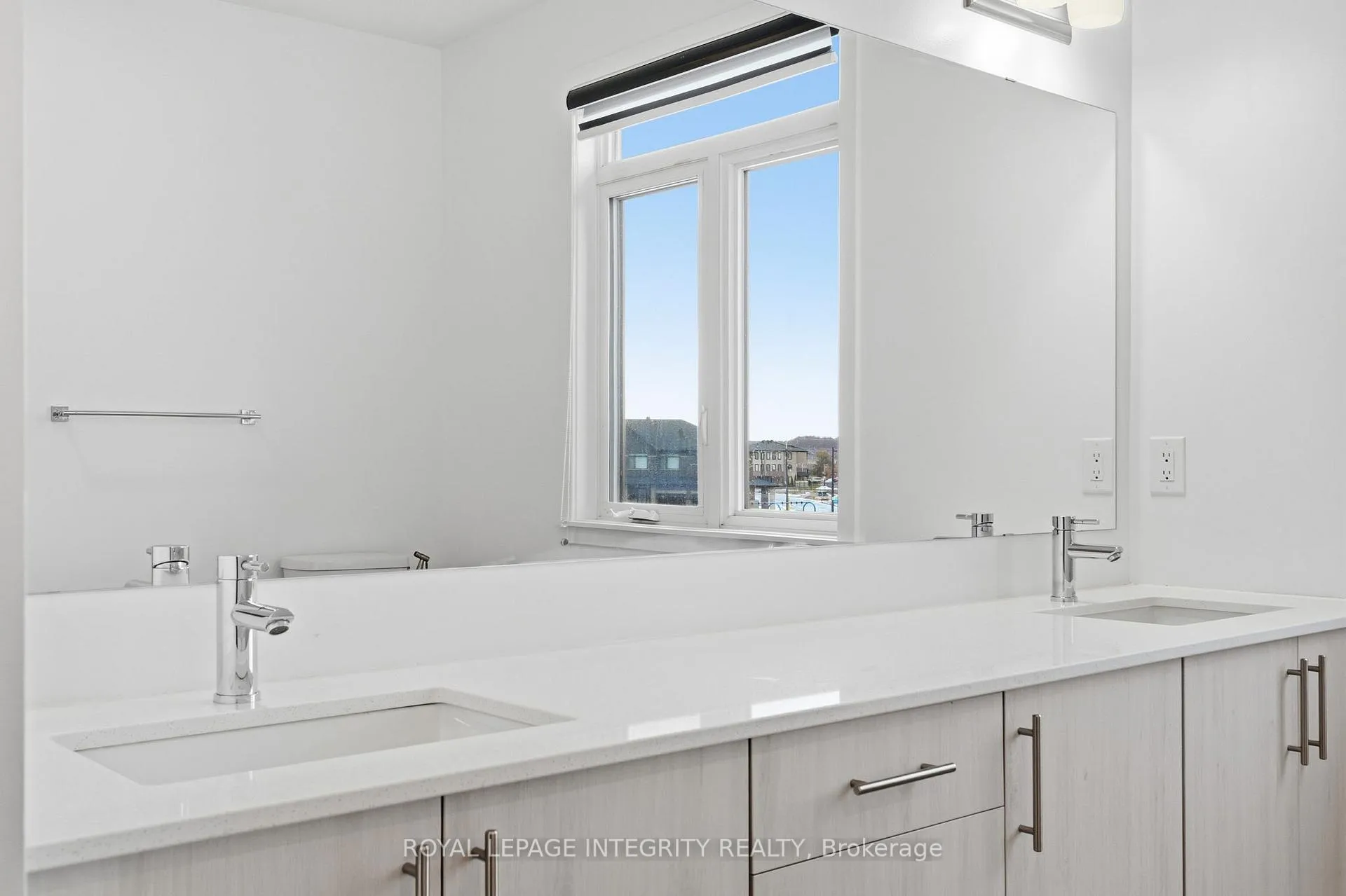 Photo 18 of 352 Monticello Avenue, Ottawa, Kanata - Emerald Meadows/Trailwest — HOMEH
