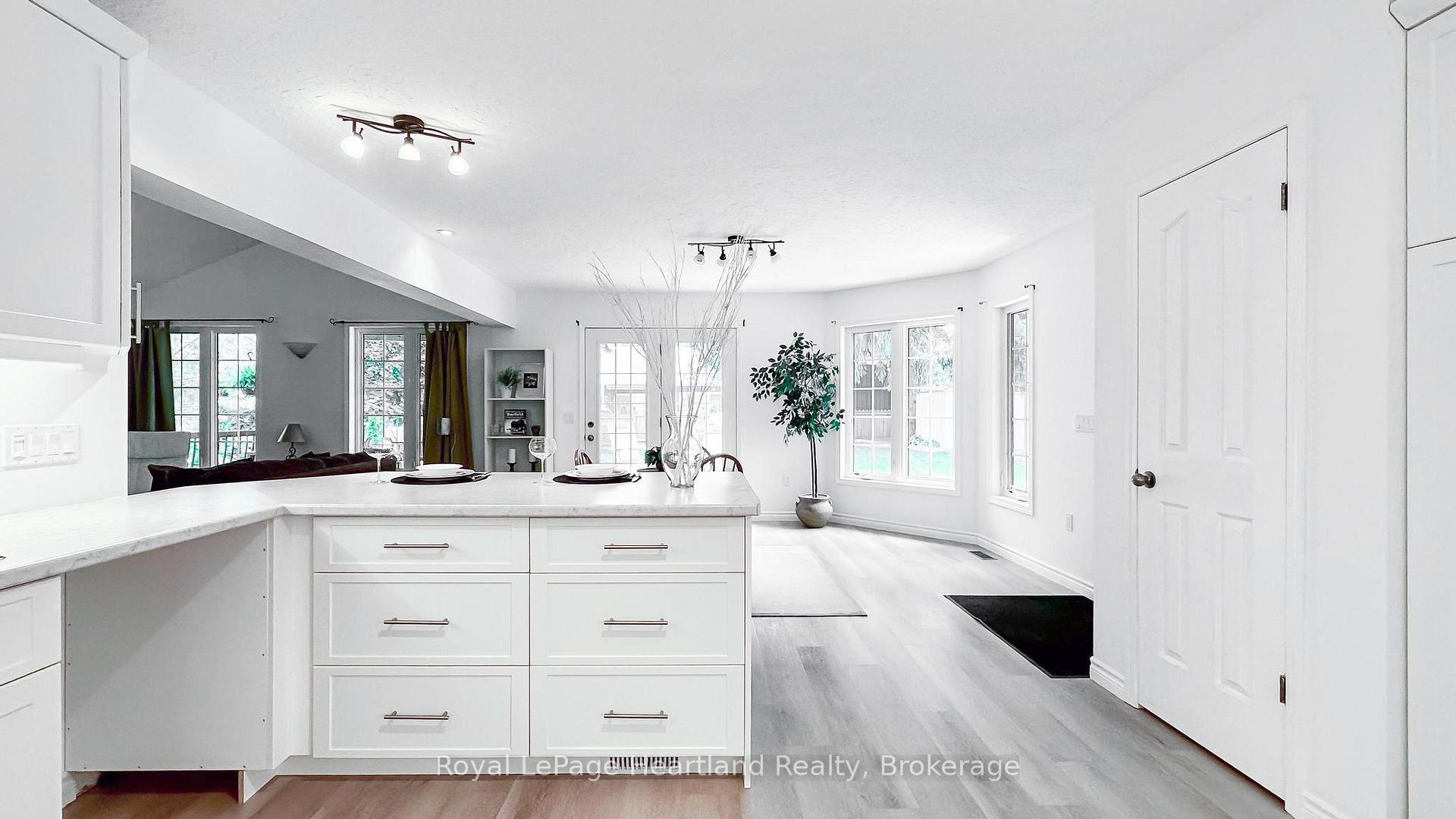 Photo 5 of 11 William Street, Bluewater, Bayfield — HOMEH