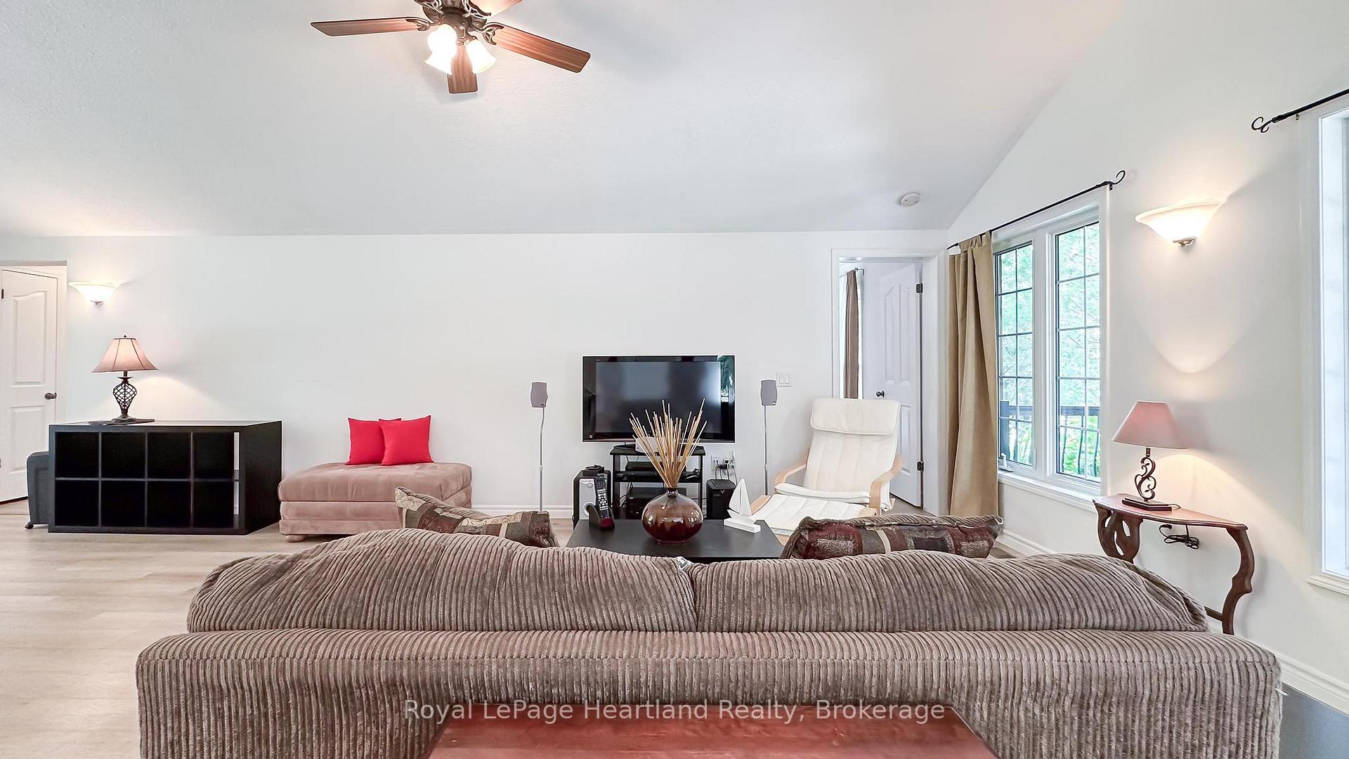 Photo 17 of 11 William Street, Bluewater, Bayfield — HOMEH