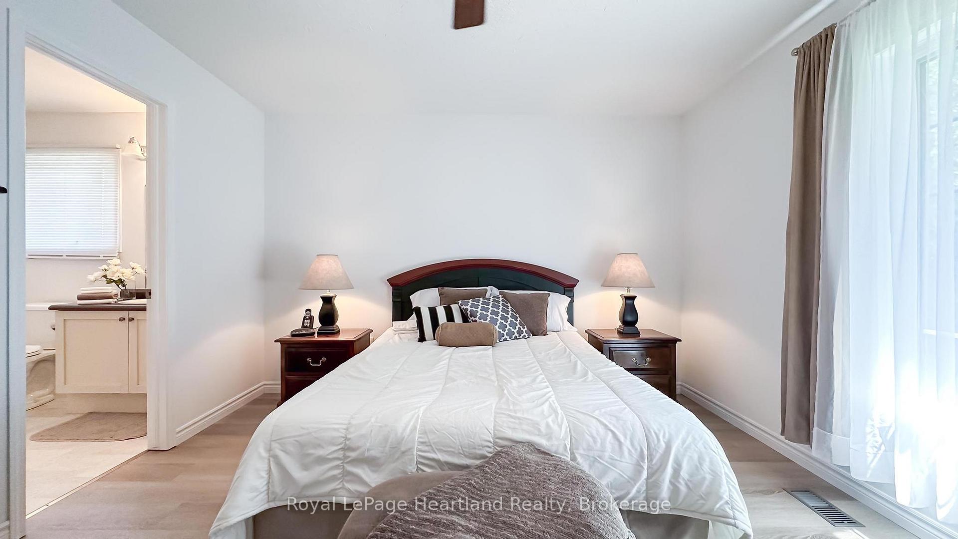 Photo 33 of 11 William Street, Bluewater, Bayfield — HOMEH