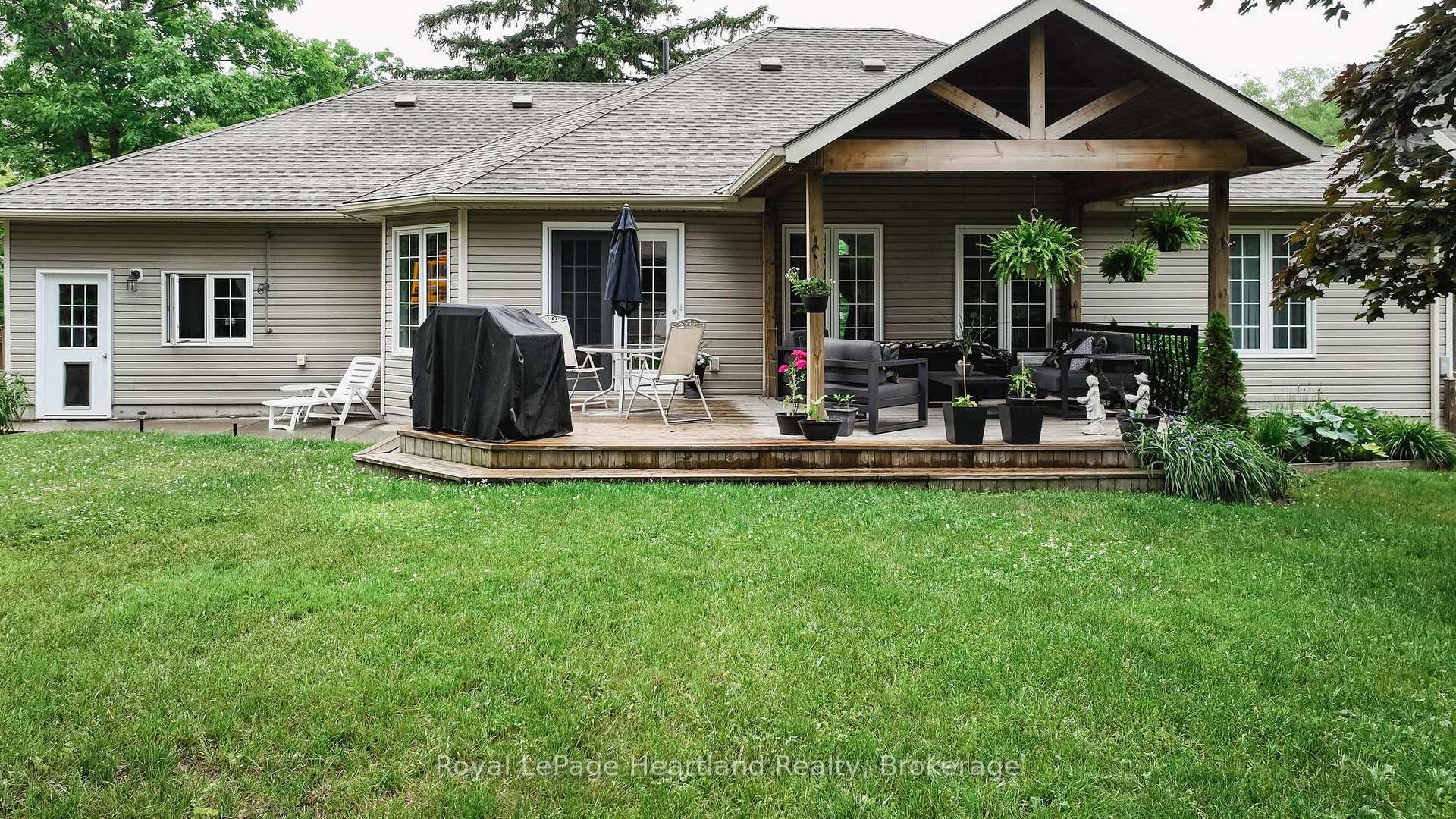 Photo 38 of 11 William Street, Bluewater, Bayfield — HOMEH