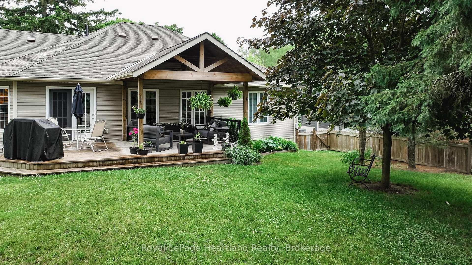 Photo 42 of 11 William Street, Bluewater, Bayfield — HOMEH