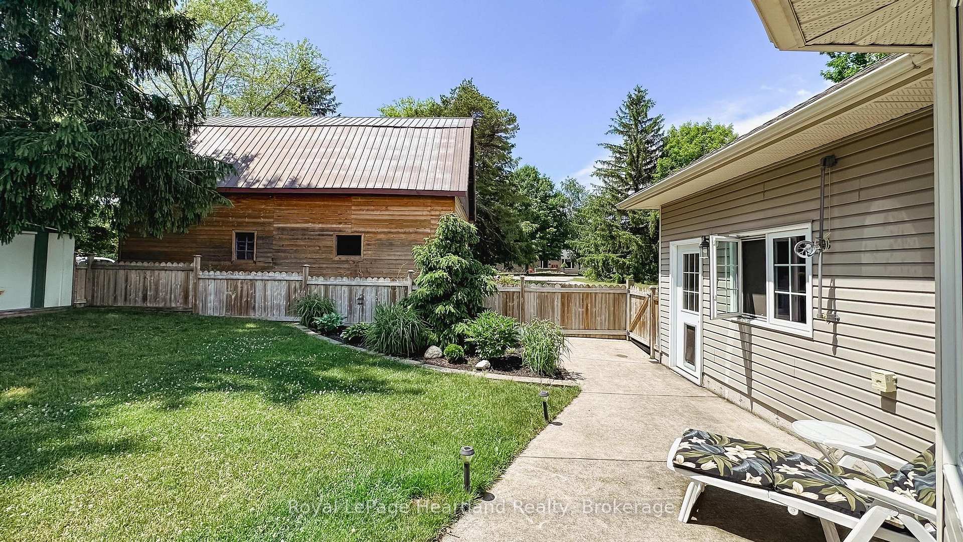 Photo 41 of 11 William Street, Bluewater, Bayfield — HOMEH