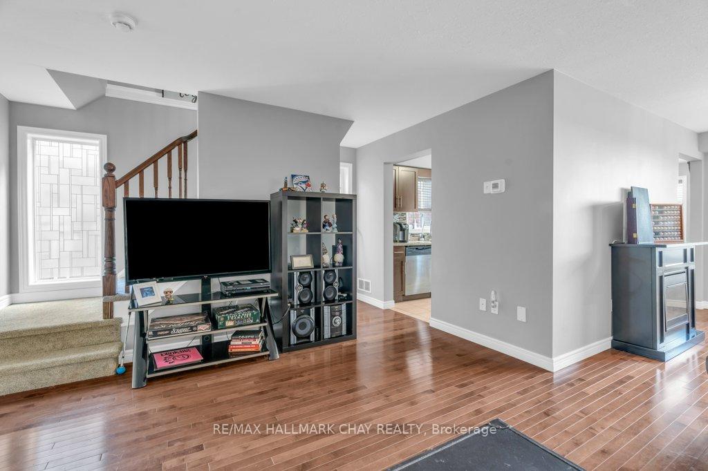 Photo 7 of 3 Davison Drive, Guelph, Grange Road — HOMEH