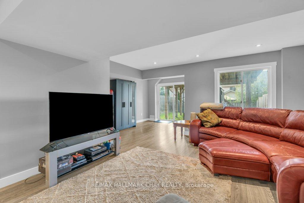 Photo 28 of 3 Davison Drive, Guelph, Grange Road — HOMEH