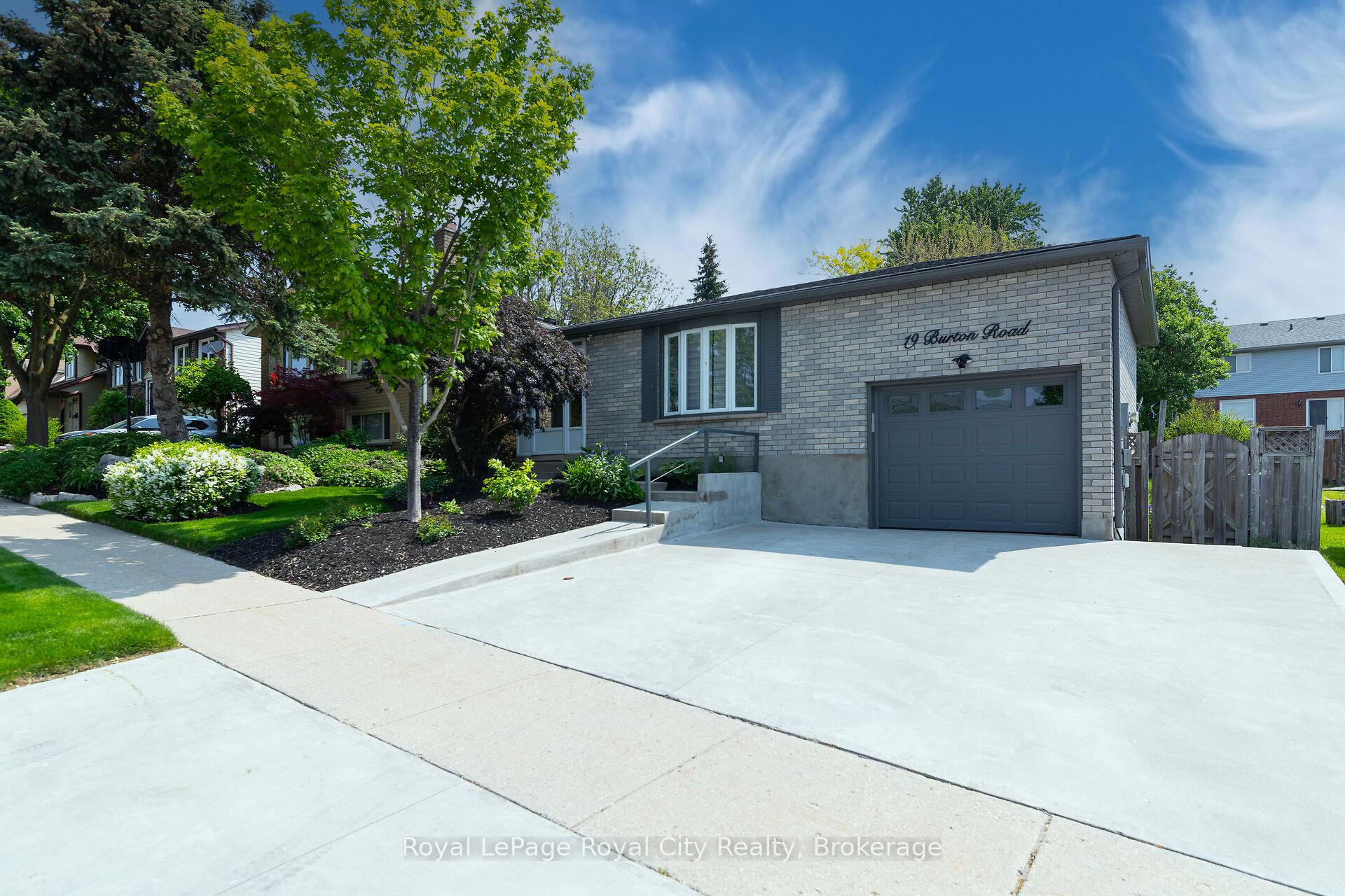 Photo 2 of 19 Burton Road, Guelph, Willow West/Sugarbush/West Acres — HOMEH