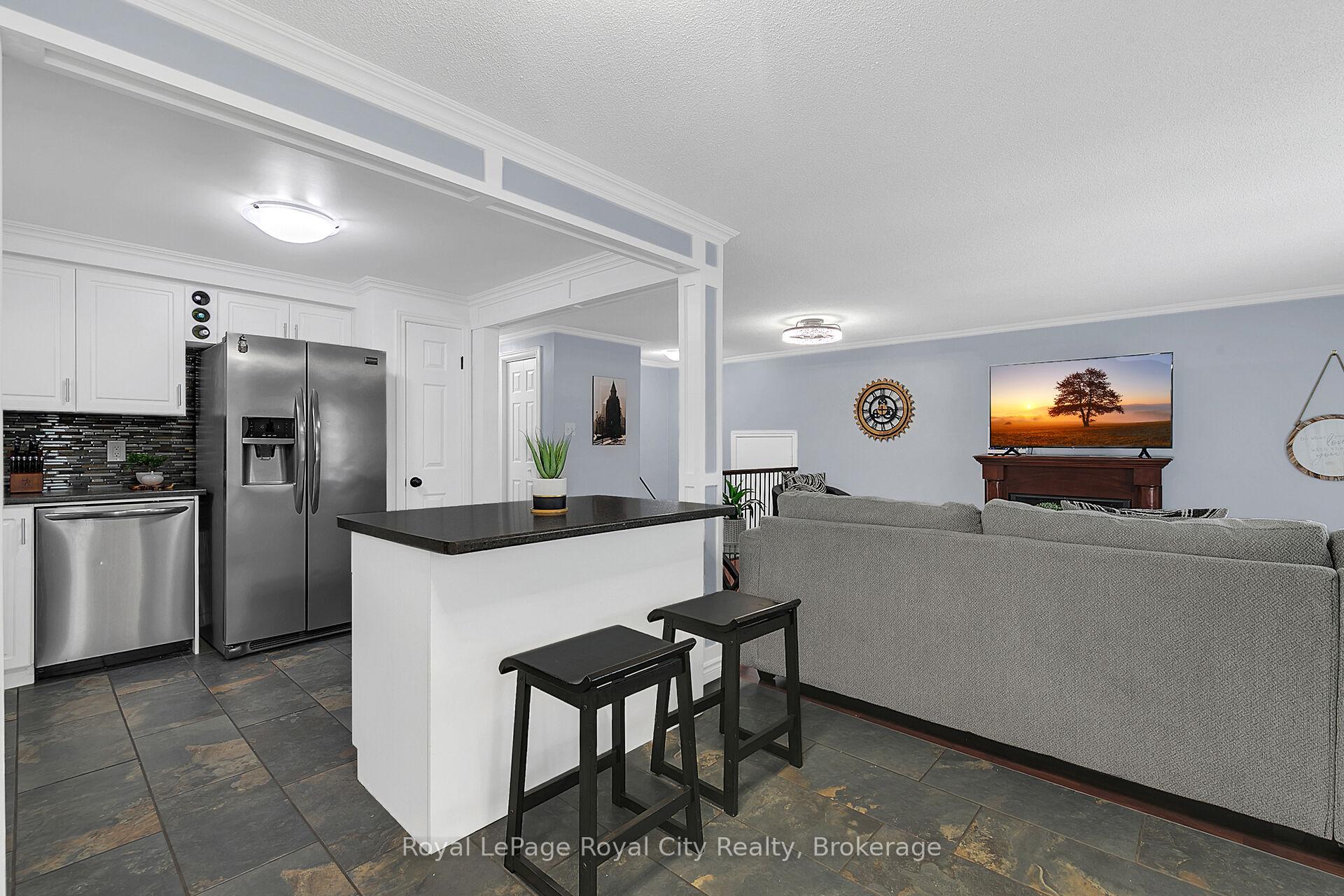 Photo 15 of 19 Burton Road, Guelph, Willow West/Sugarbush/West Acres — HOMEH