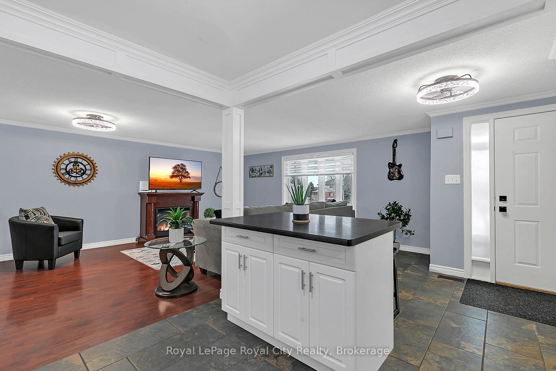 Photo 16 of 19 Burton Road, Guelph, Willow West/Sugarbush/West Acres — HOMEH