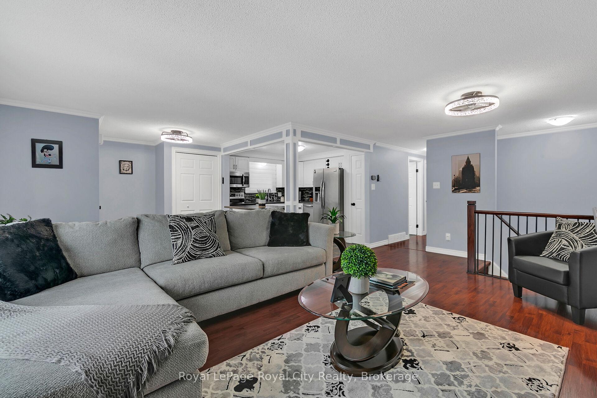 Photo 17 of 19 Burton Road, Guelph, Willow West/Sugarbush/West Acres — HOMEH