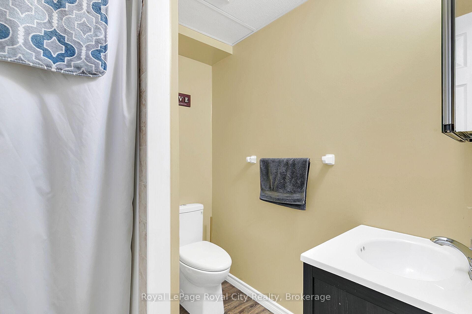 Photo 31 of 19 Burton Road, Guelph, Willow West/Sugarbush/West Acres — HOMEH