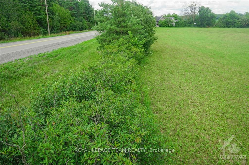 Photo 2 of 8520 Victoria Street, Ottawa, Metcalfe — HOMEH