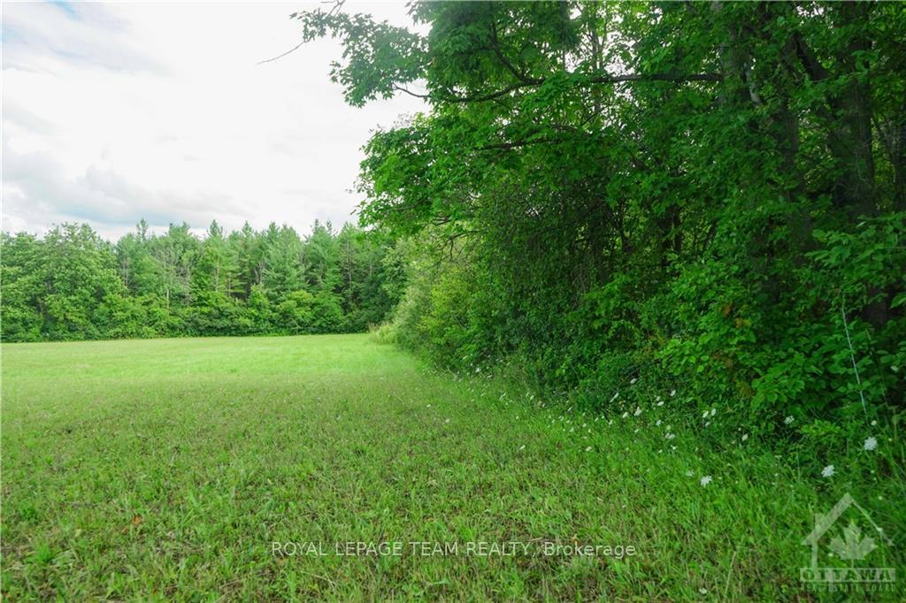 Photo 4 of 8520 Victoria Street, Ottawa, Metcalfe — HOMEH