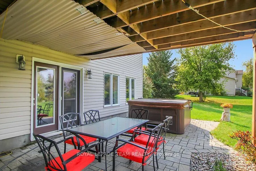 Photo 15 of 5705 Lombardy Drive, Ottawa, Osgoode — HOMEH