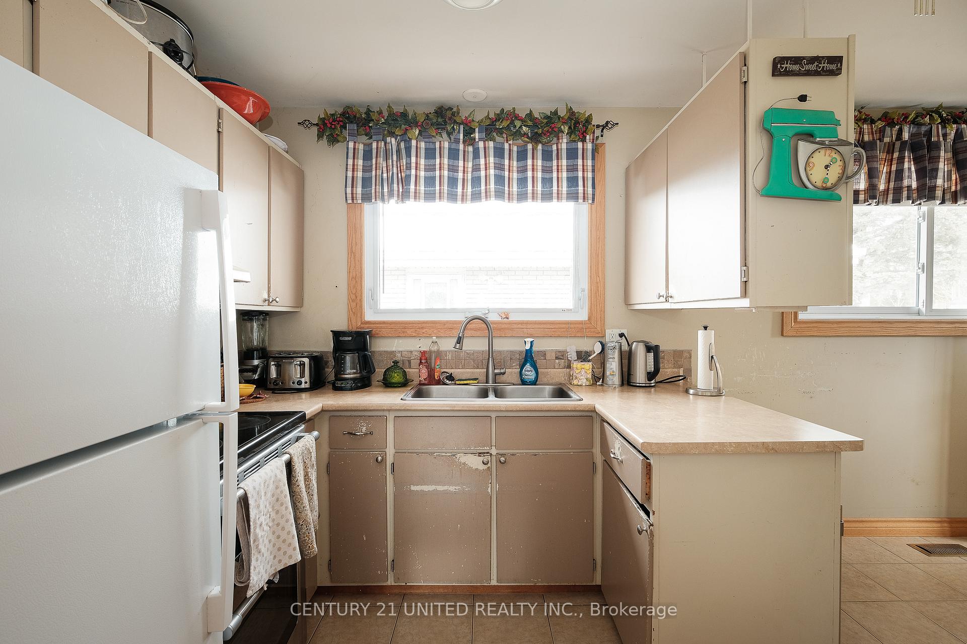 Photo 13 of 569 River Road S, Peterborough, Ashburnham Ward 4 — HOMEH