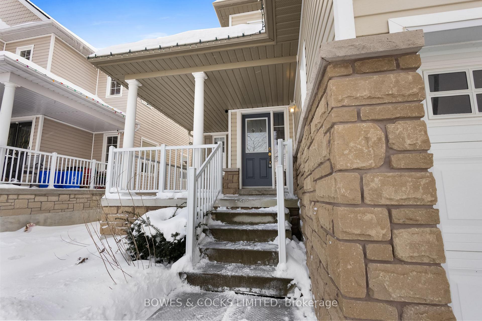 Photo 4 of 724 Tully Crescent, Peterborough, Monaghan Ward 2 — HOMEH