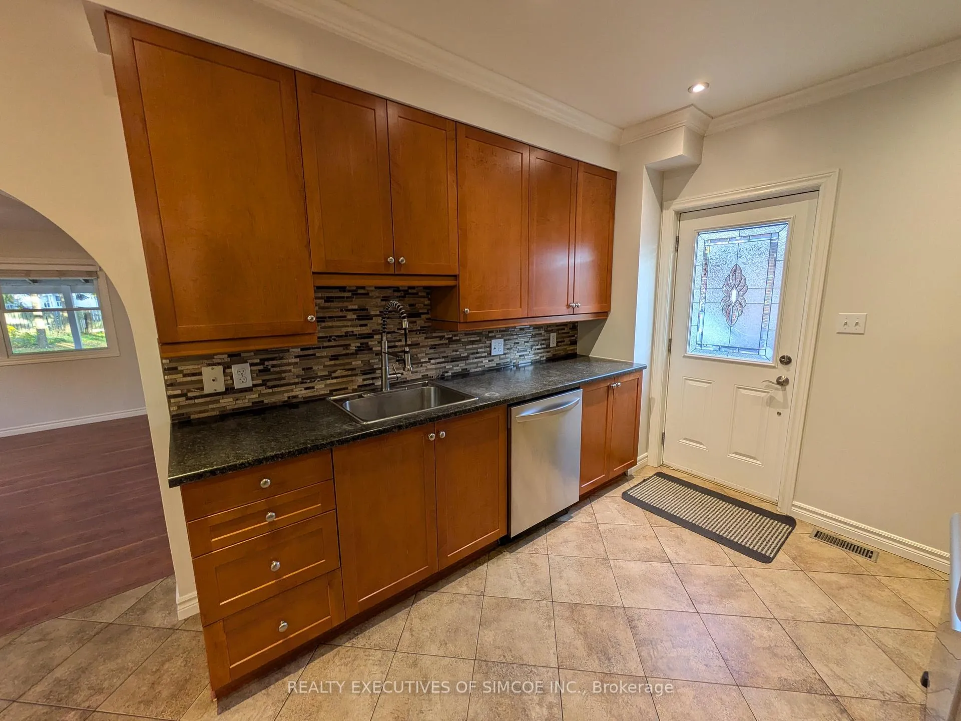 Photo 15 of 127 Innisfil Street, Barrie, Sanford — HOMEH