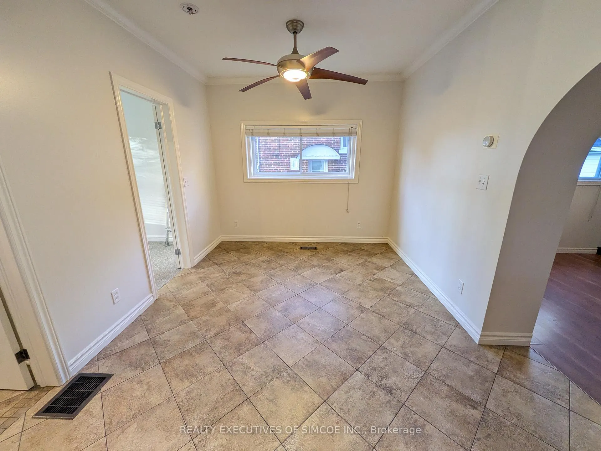 Photo 21 of 127 Innisfil Street, Barrie, Sanford — HOMEH