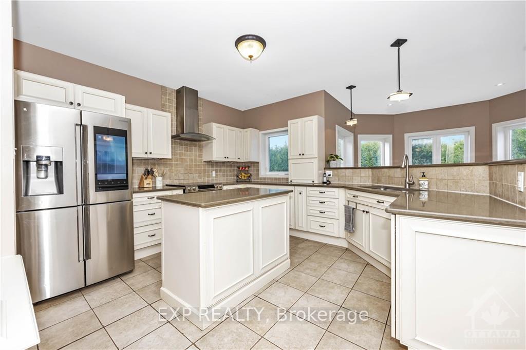 Photo 5 of 8121 Adam Baker Way, Ottawa, Osgoode Twp North of Reg Rd 6 — HOMEH
