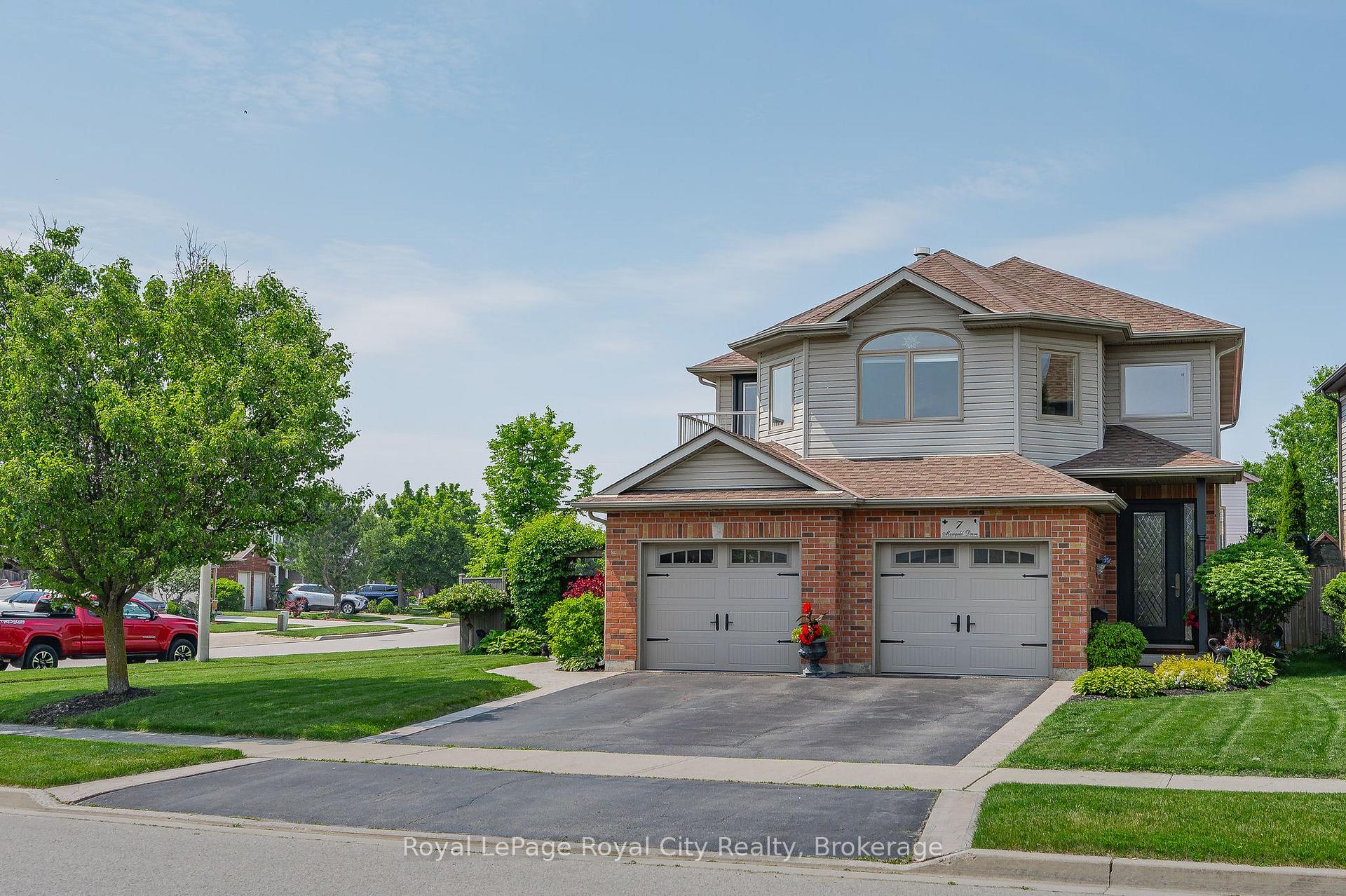 Photo 3 of 7 Marigold Drive, Guelph, Kortright Hills — HOMEH