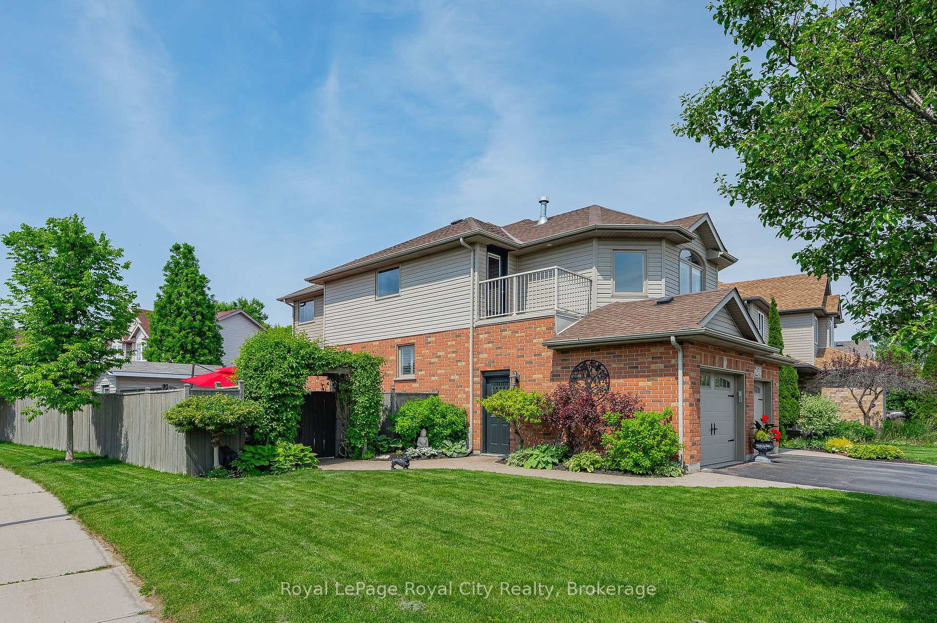Photo 4 of 7 Marigold Drive, Guelph, Kortright Hills — HOMEH
