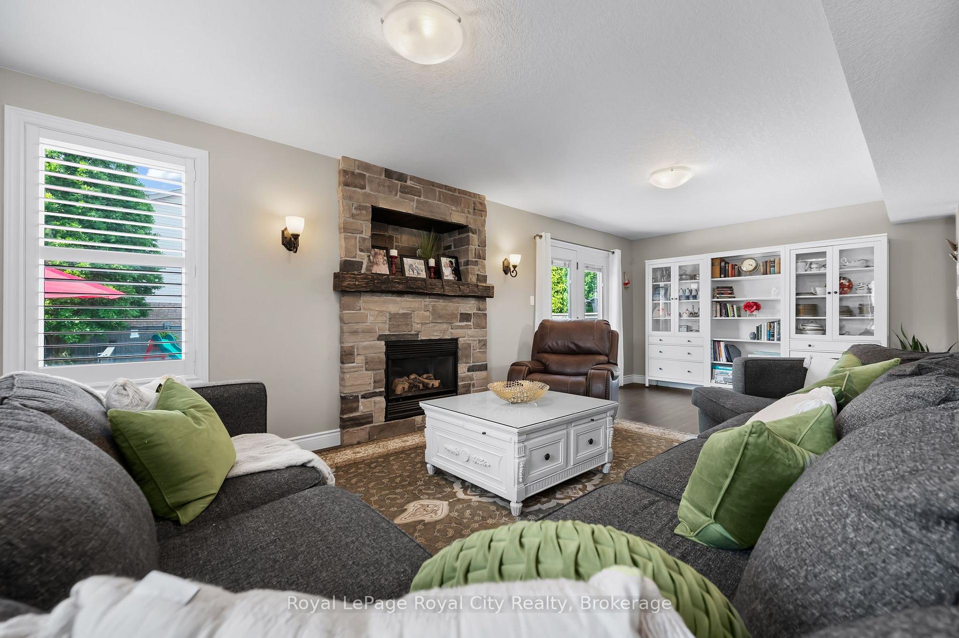 Photo 8 of 7 Marigold Drive, Guelph, Kortright Hills — HOMEH