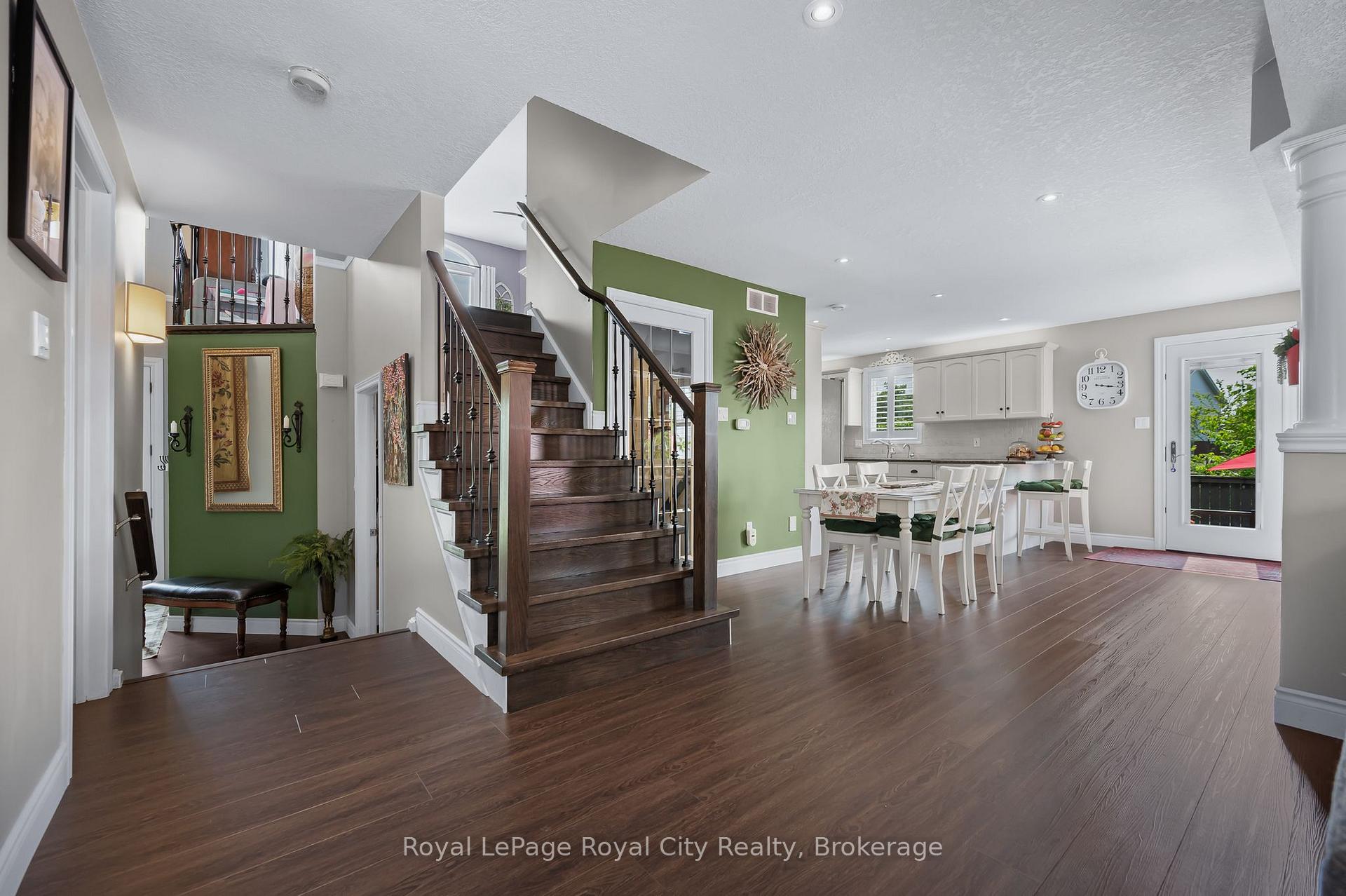 Photo 10 of 7 Marigold Drive, Guelph, Kortright Hills — HOMEH