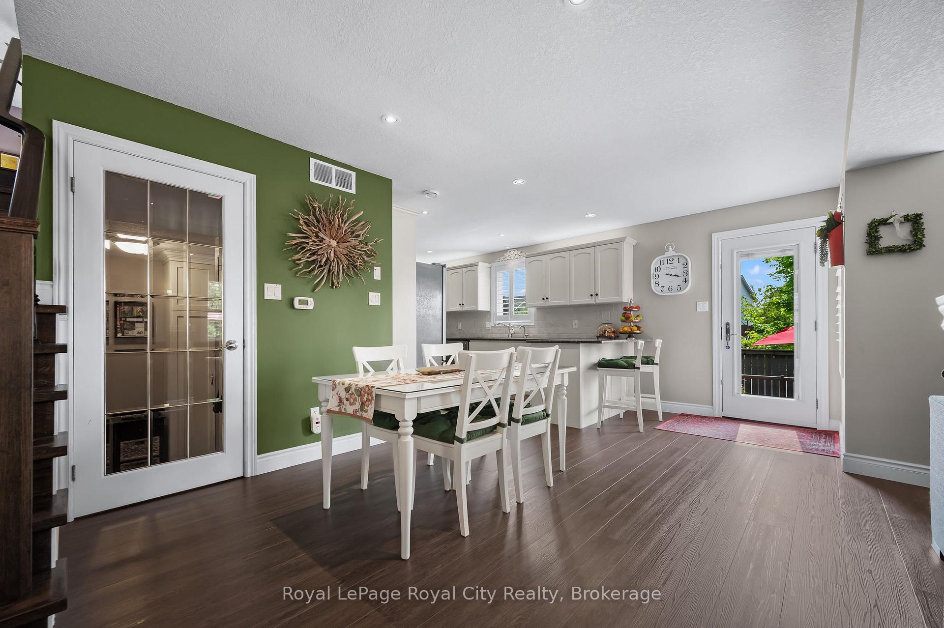Photo 11 of 7 Marigold Drive, Guelph, Kortright Hills — HOMEH