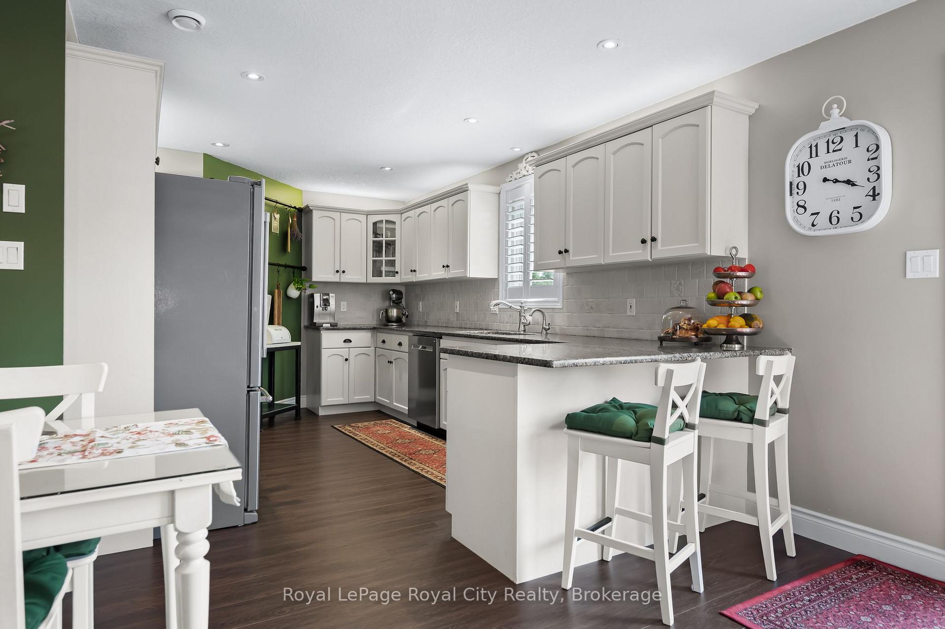Photo 12 of 7 Marigold Drive, Guelph, Kortright Hills — HOMEH