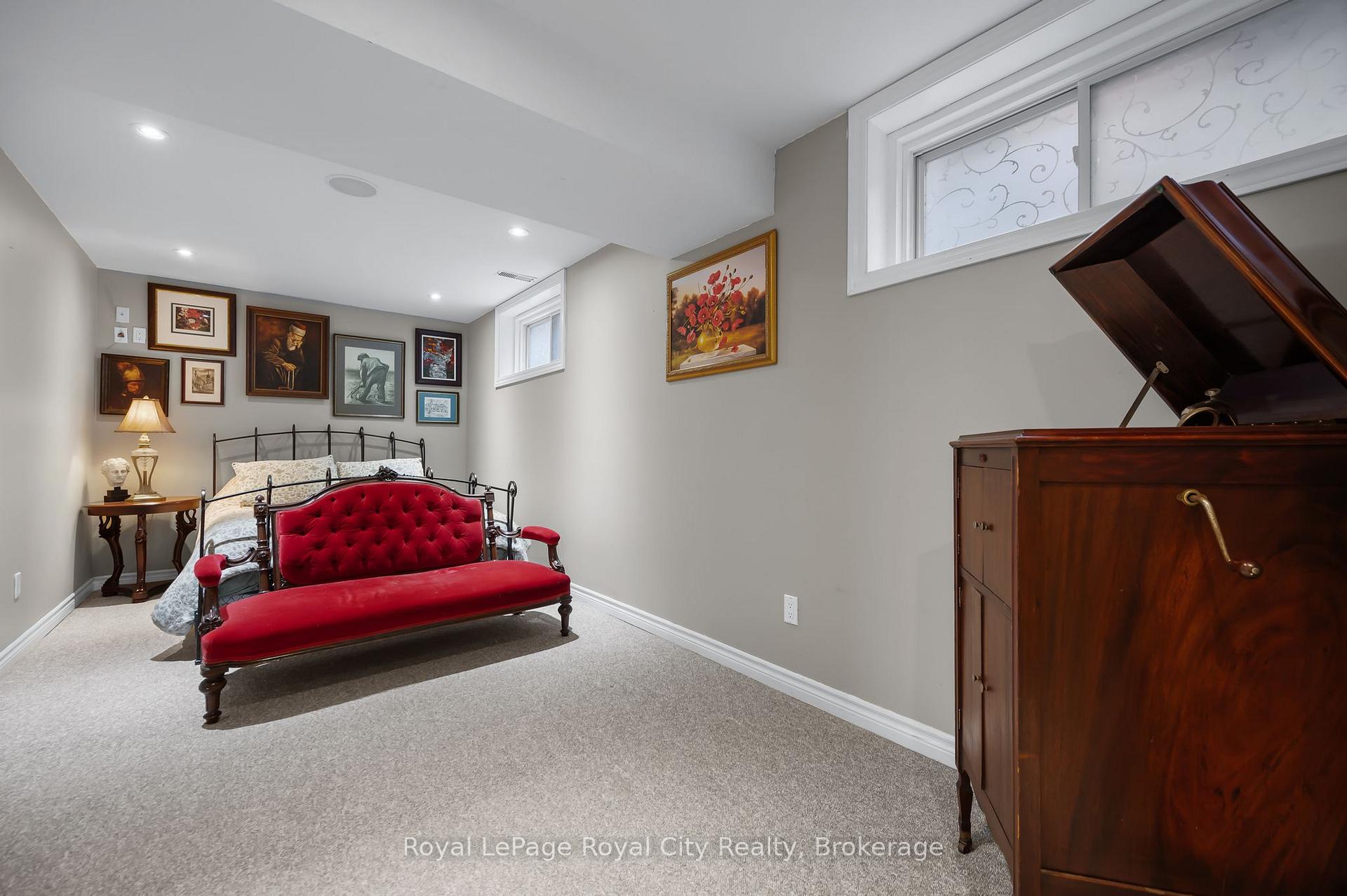 Photo 32 of 7 Marigold Drive, Guelph, Kortright Hills — HOMEH