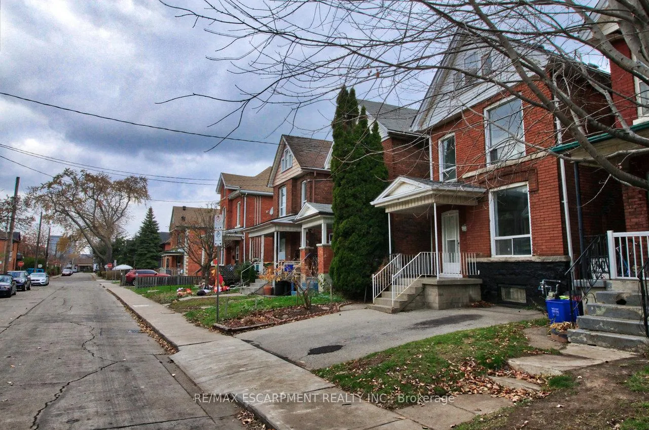 Photo 4 of 49 Nightingale Street, Hamilton, Landsdale — HOMEH