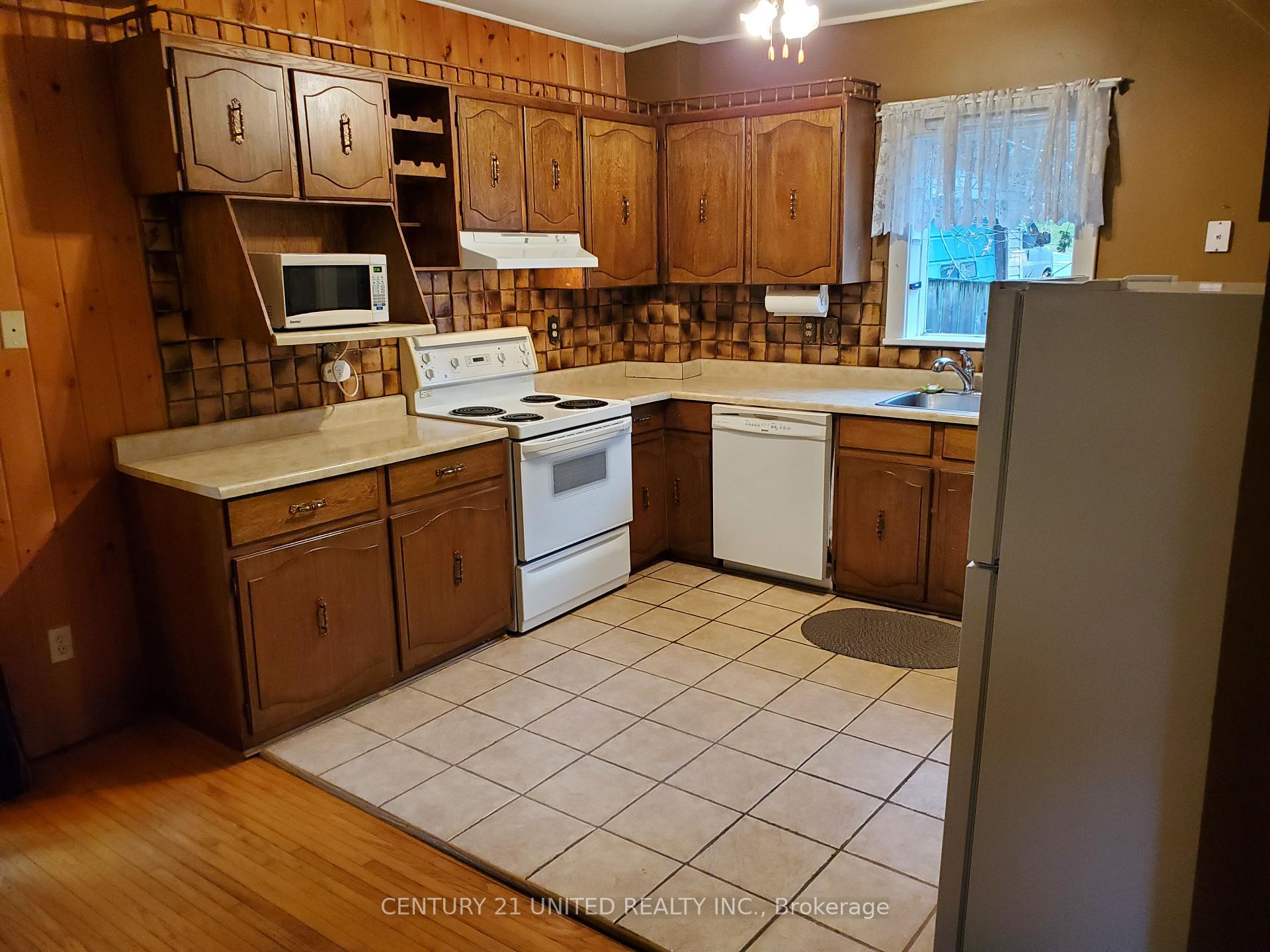 Photo 7 of 416 Rogers Street, Peterborough, Ashburnham Ward 4 — HOMEH