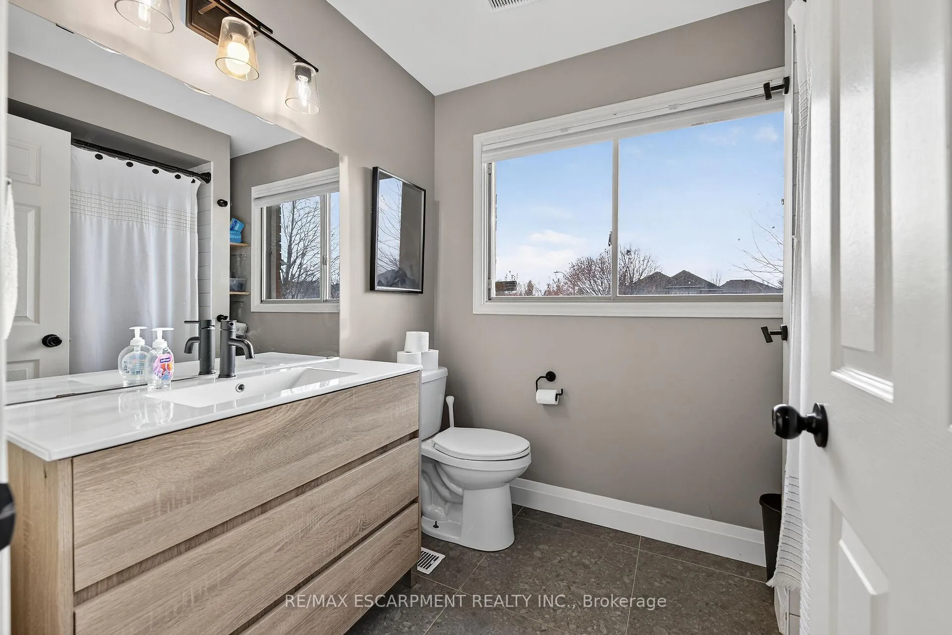 Photo 22 of 3 Jacqueline Boulevard, Hamilton, Allison — HOMEH