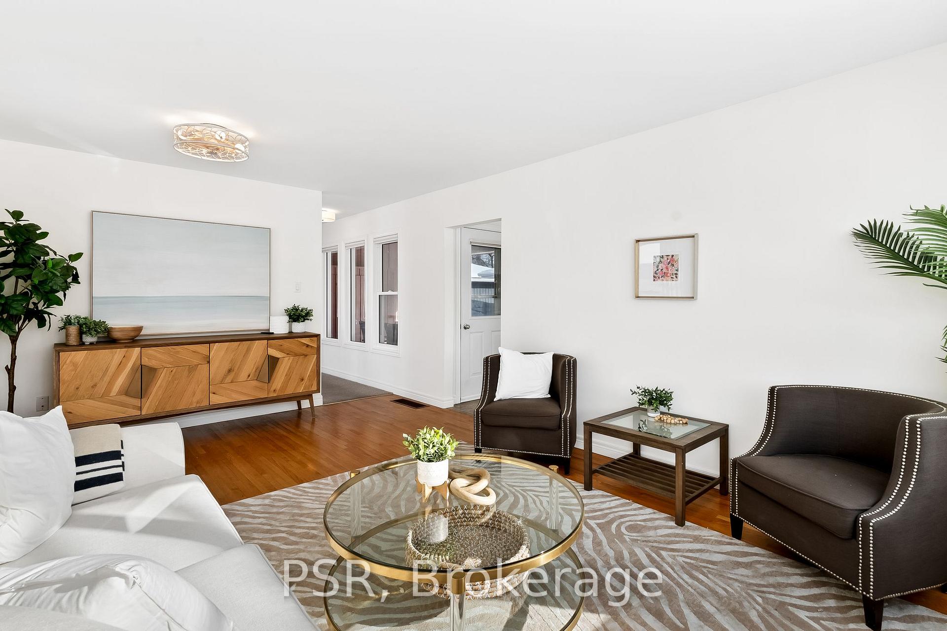 Photo 6 of 1096 Royal Drive, Peterborough, Northcrest Ward 5 — HOMEH