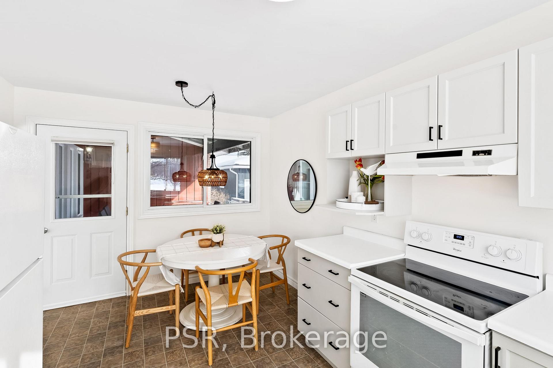 Photo 9 of 1096 Royal Drive, Peterborough, Northcrest Ward 5 — HOMEH